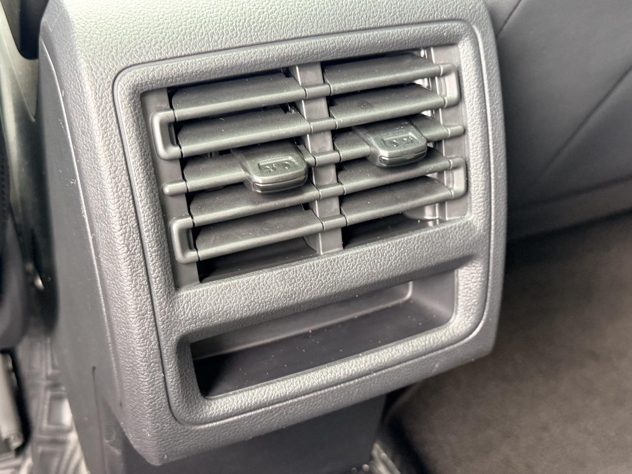 Volkswagen Golf Sportsvan 2023 thumb 10