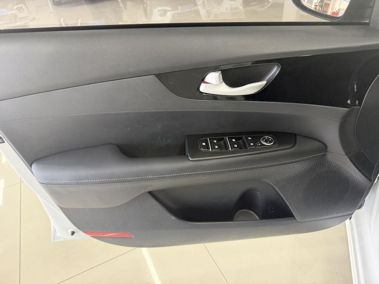 Kia K3 2023 thumb 9