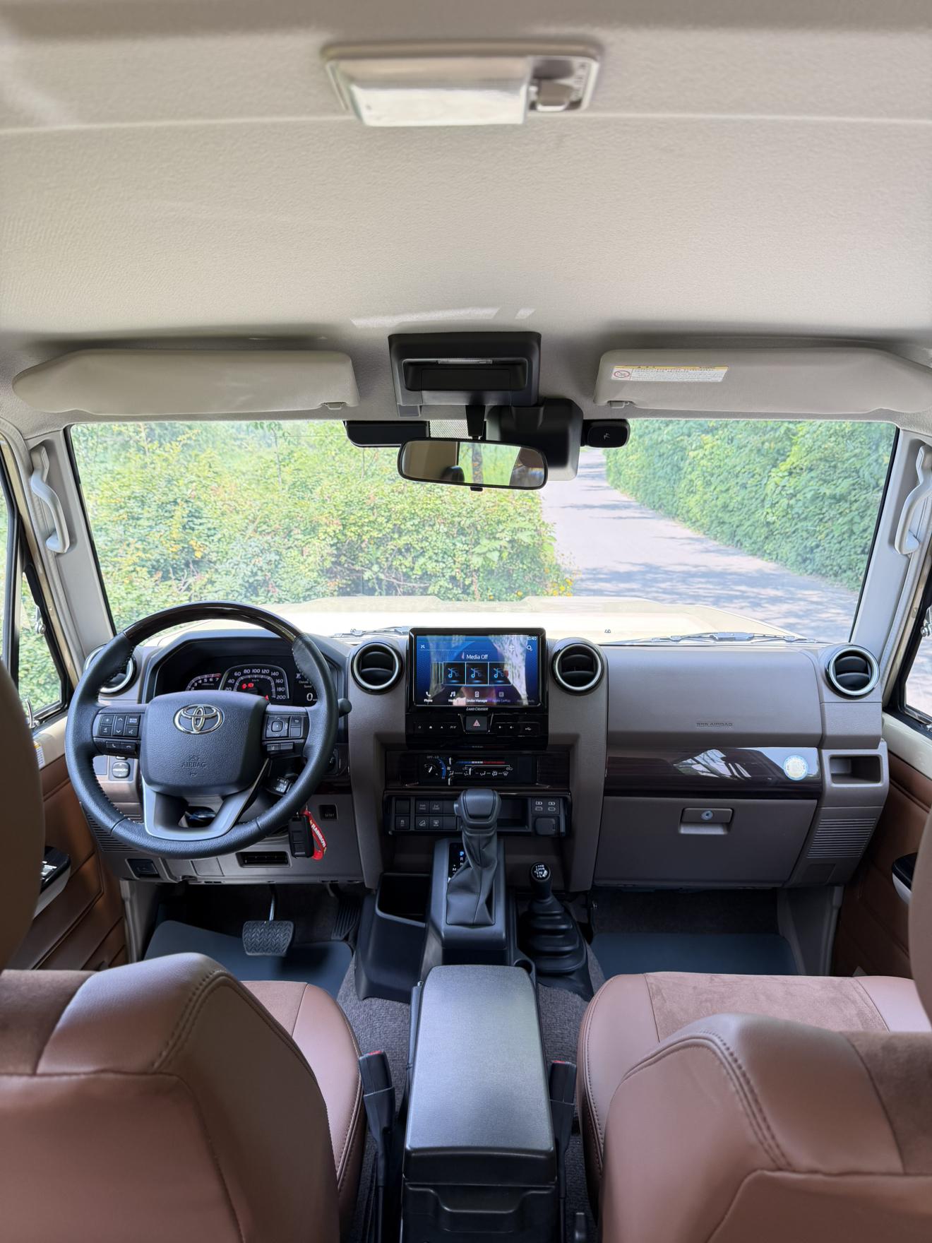 Toyota 70 2025 thumb 9