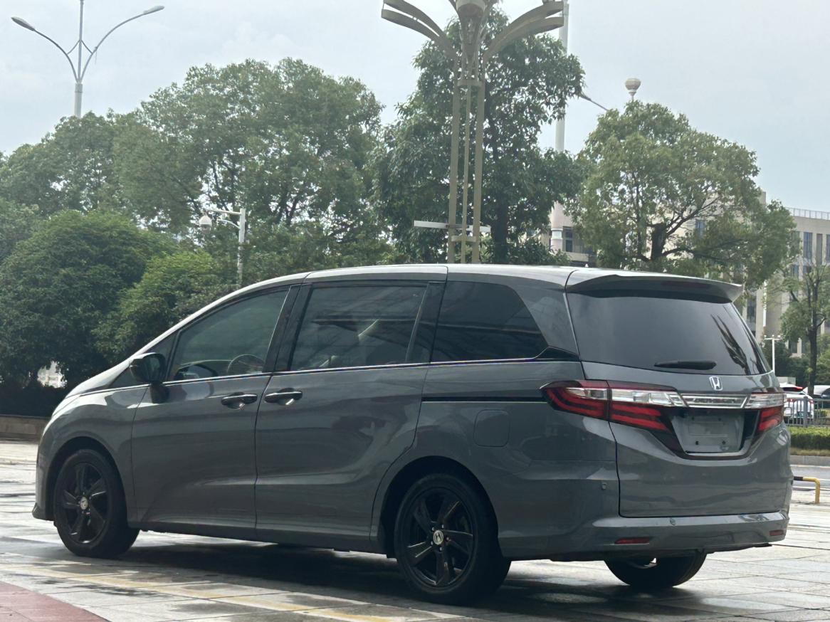 Honda Odyssey 2015 thumb 3