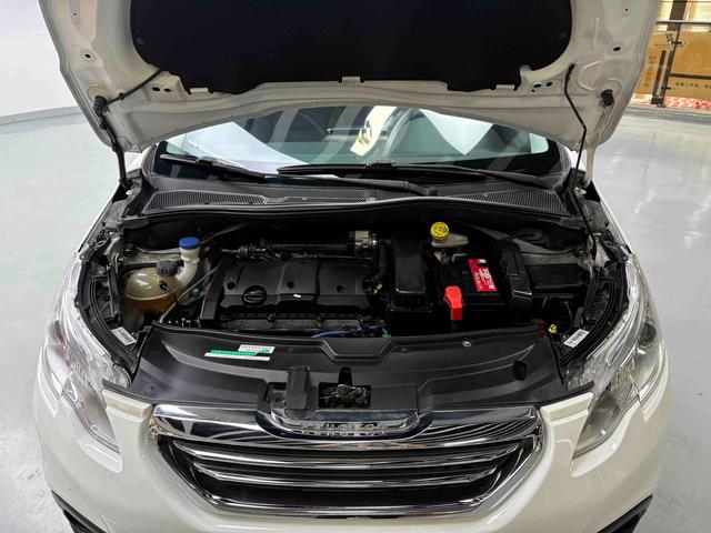 Peugeot 2008 2014 thumb 8