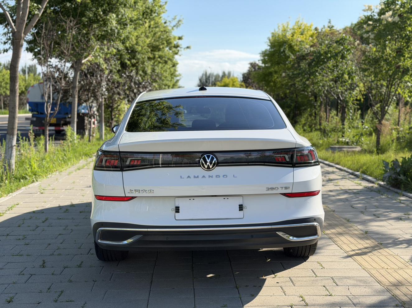 Volkswagen Lamando 2023 thumb 3