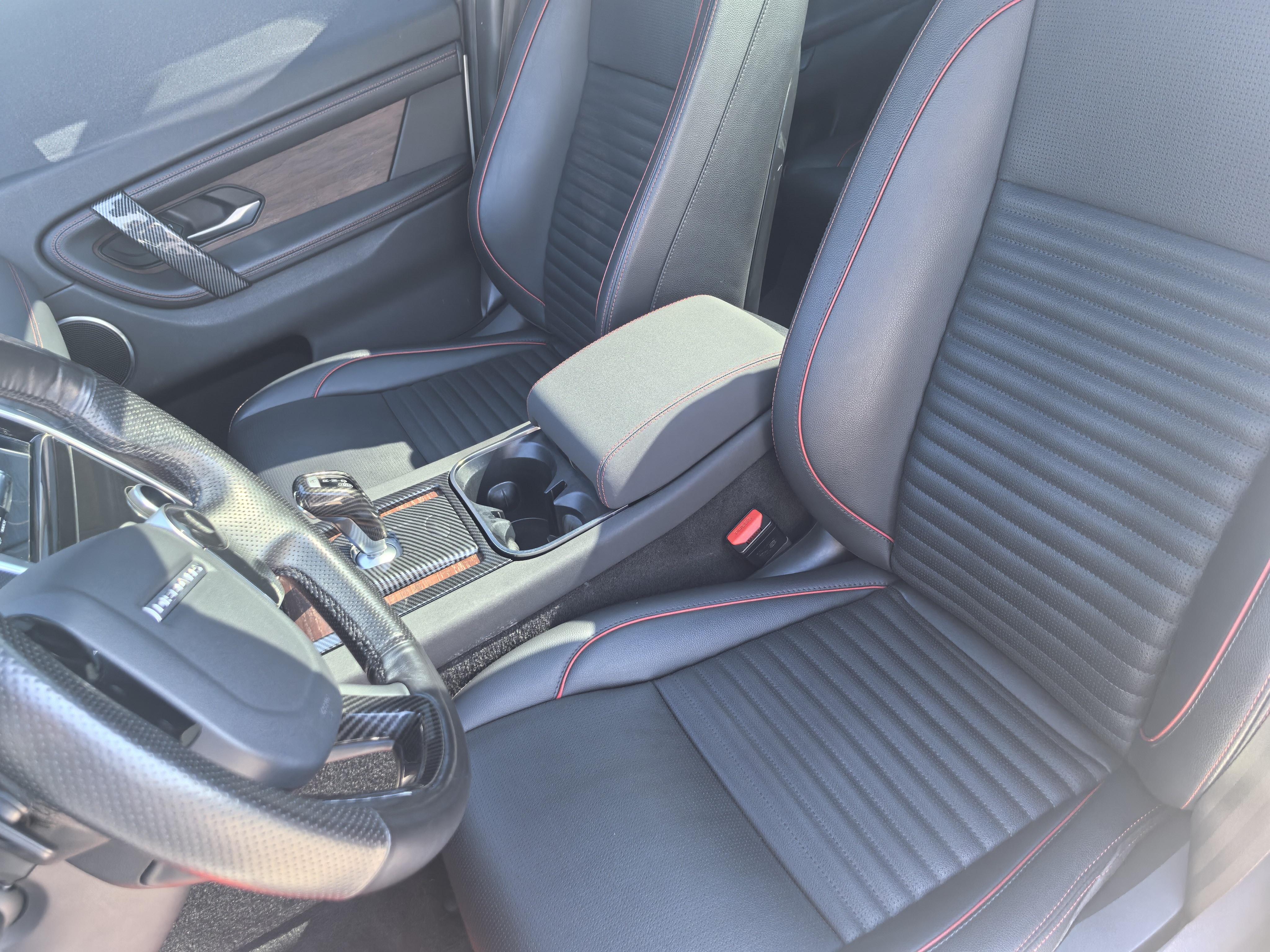 Land Rover Discovery Sport 2020 thumb 2
