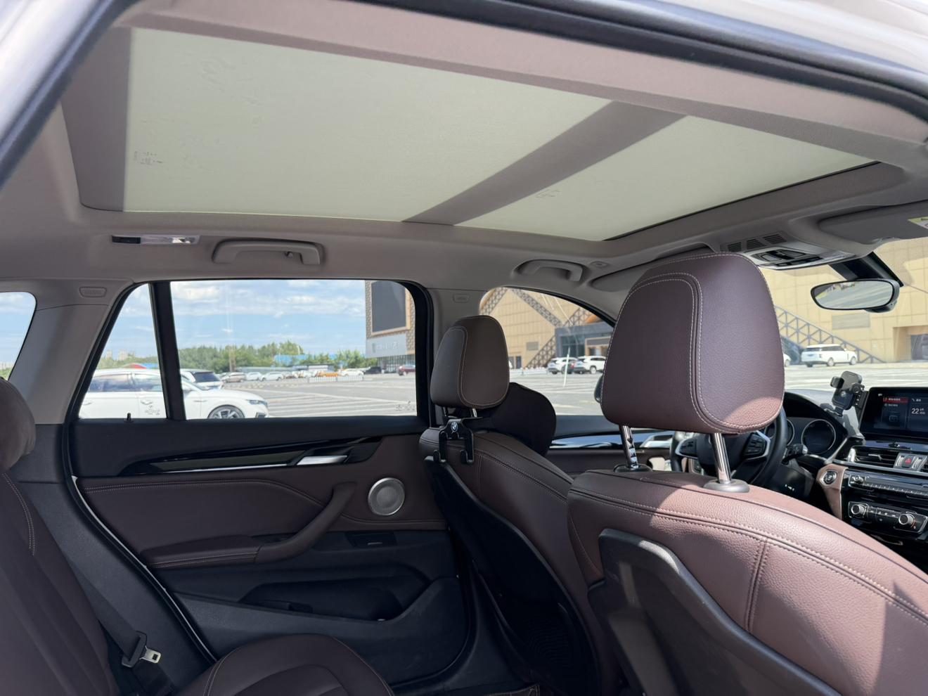 BMW X1 2022 thumb 9