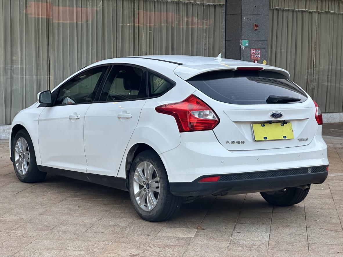 Ford Focus ST 2015 thumb 2