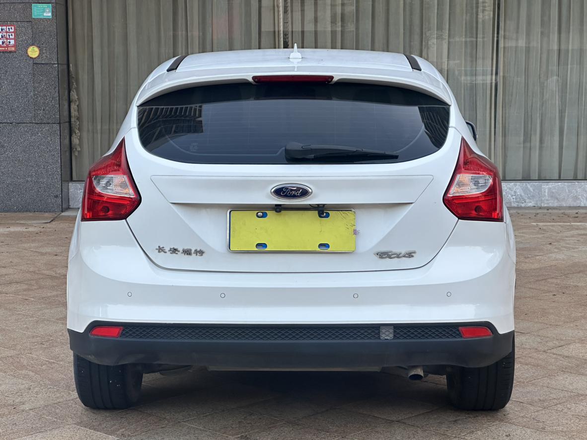 Ford Focus ST 2015 thumb 3