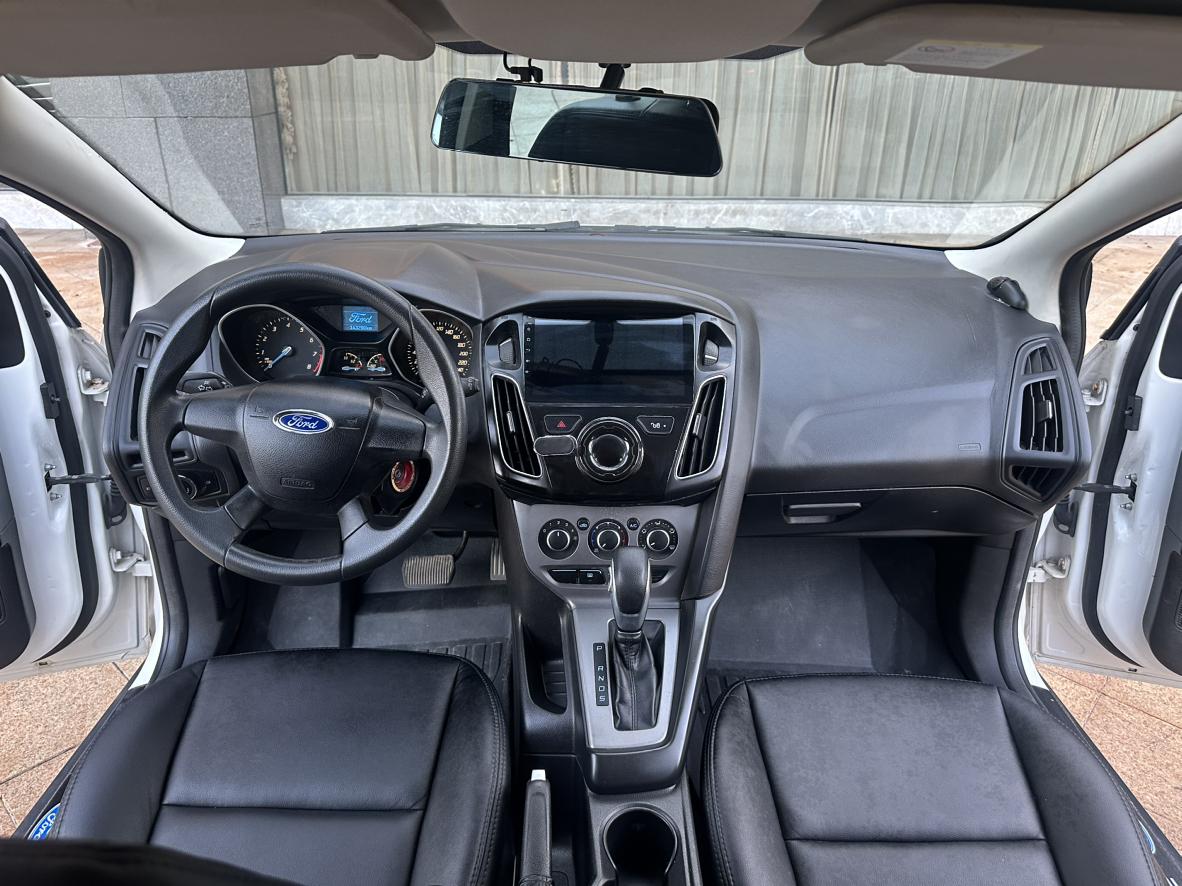 Ford Focus ST 2015 thumb 6