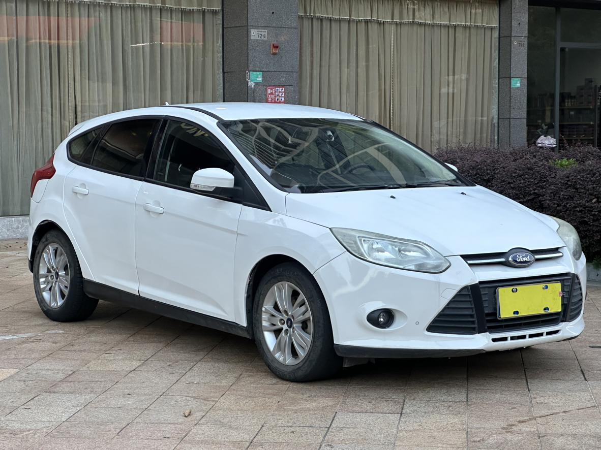 Ford Focus ST 2015 thumb 11