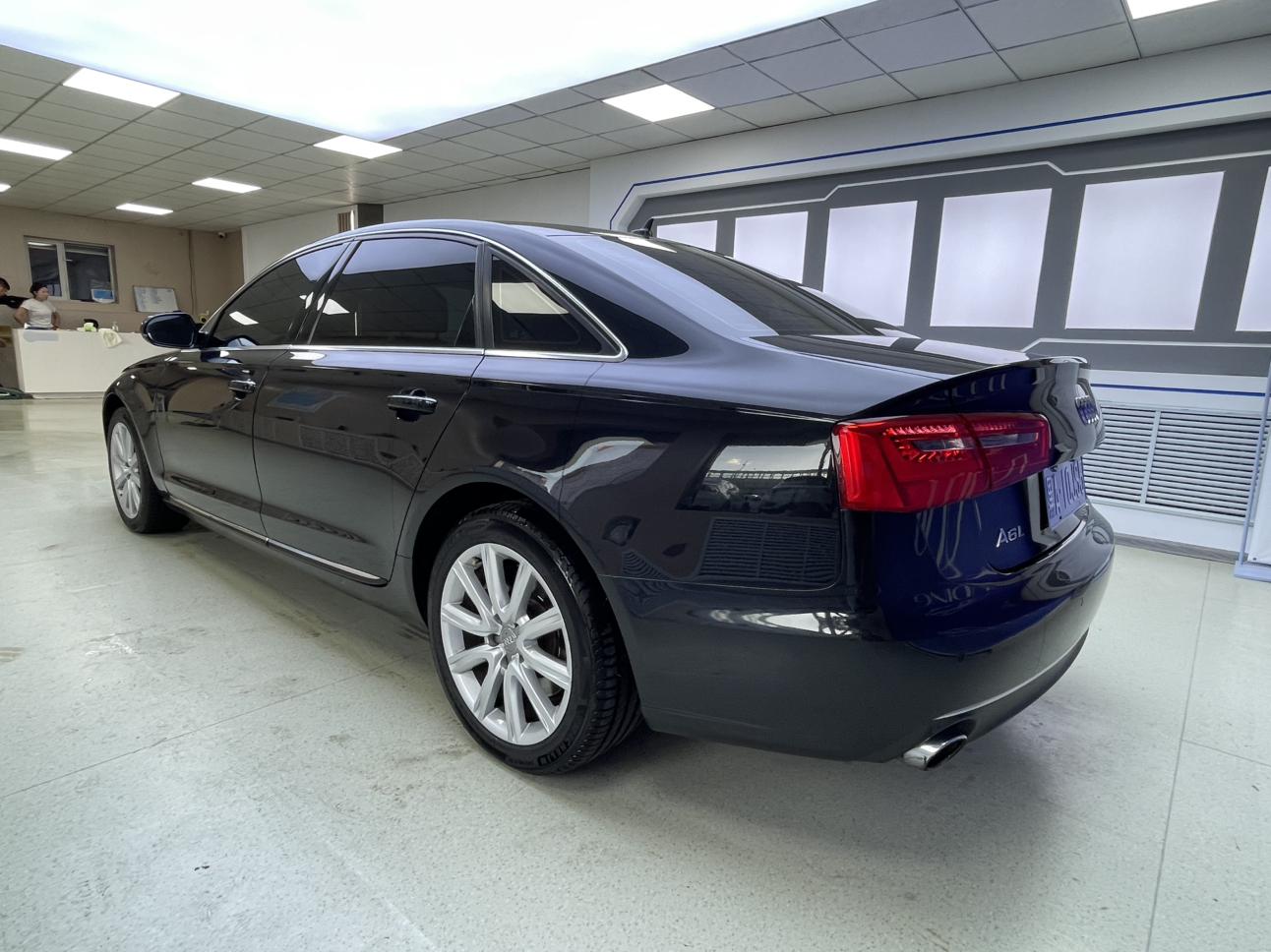 Audi A6 2014 thumb 11