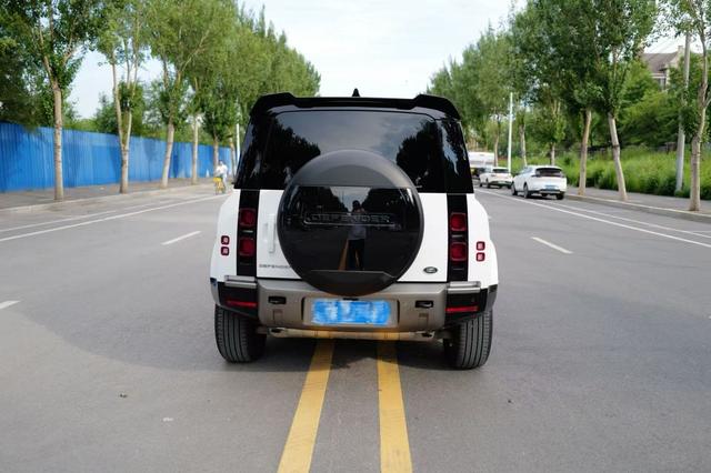 Land Rover Defender 2024 thumb 7