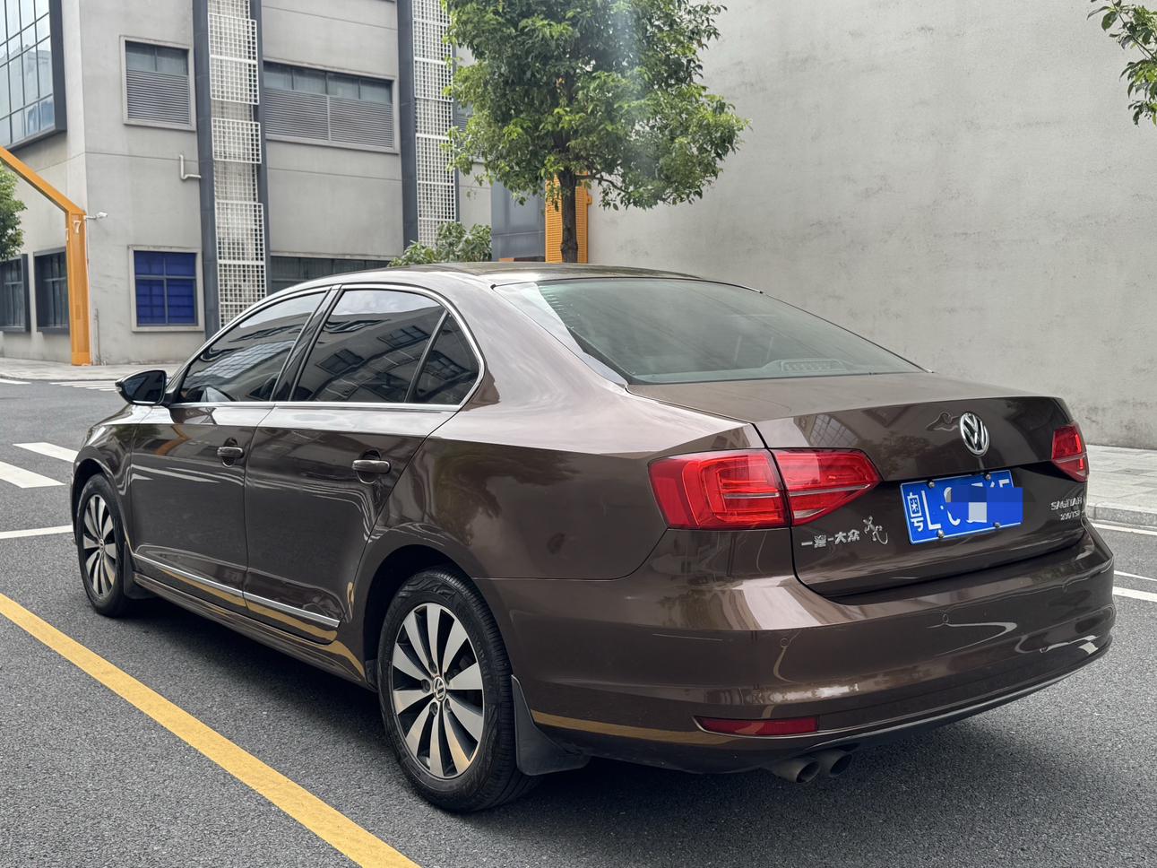 Volkswagen Sagitar 2017 thumb 2
