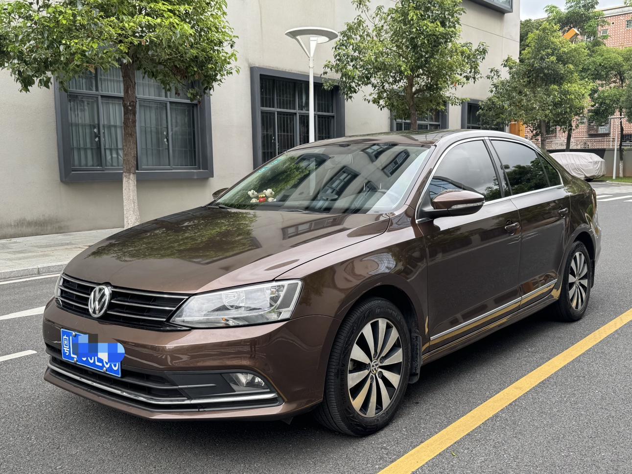 Volkswagen Sagitar 2017 thumb 10
