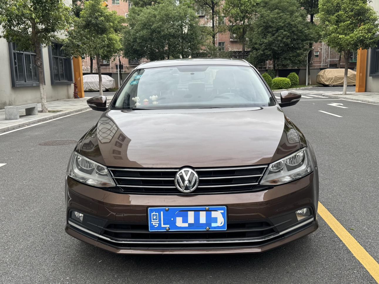 Volkswagen Sagitar 2017 thumb 11