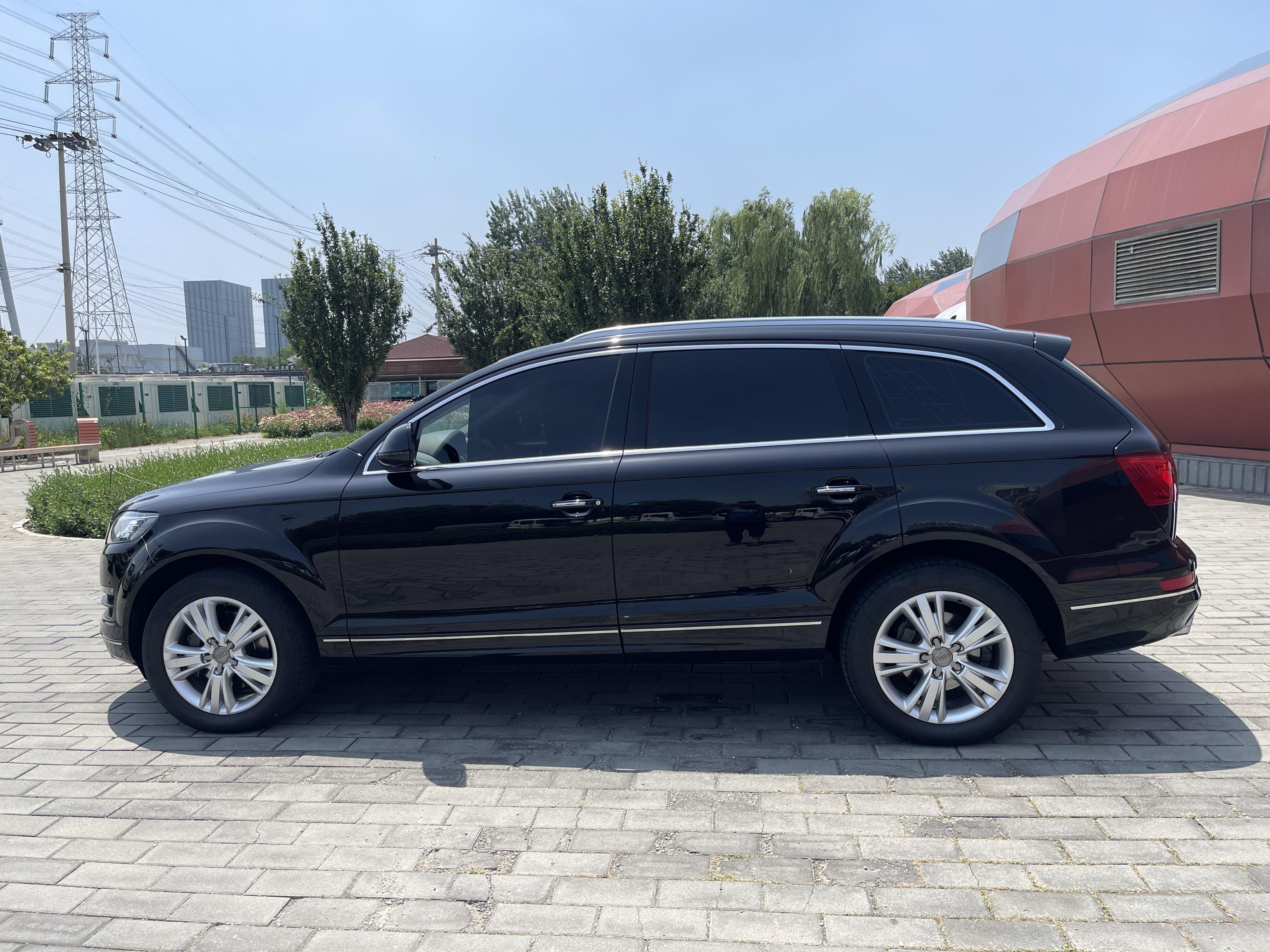 Audi Q7 2013 thumb 2