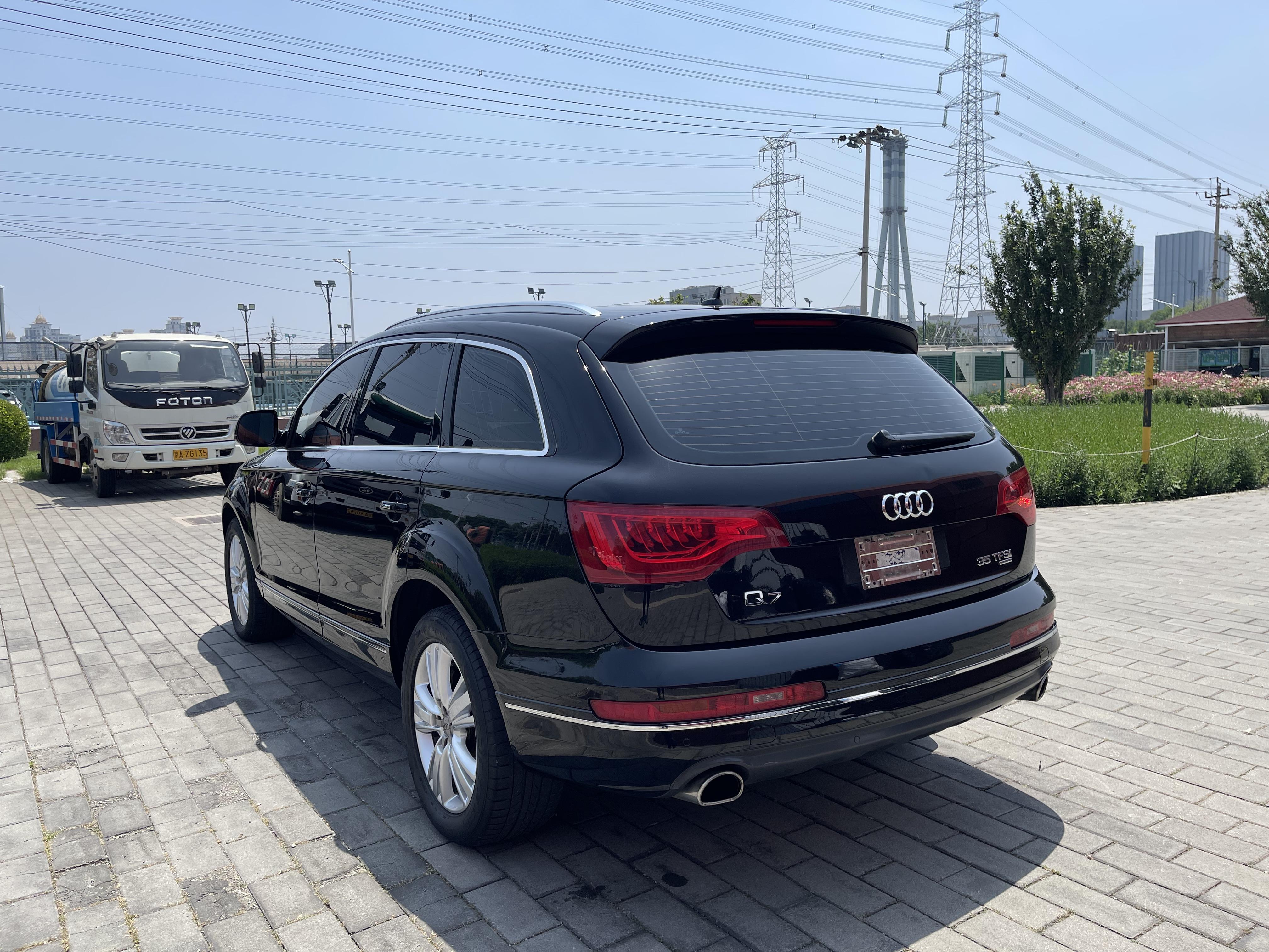 Audi Q7 2013 thumb 3
