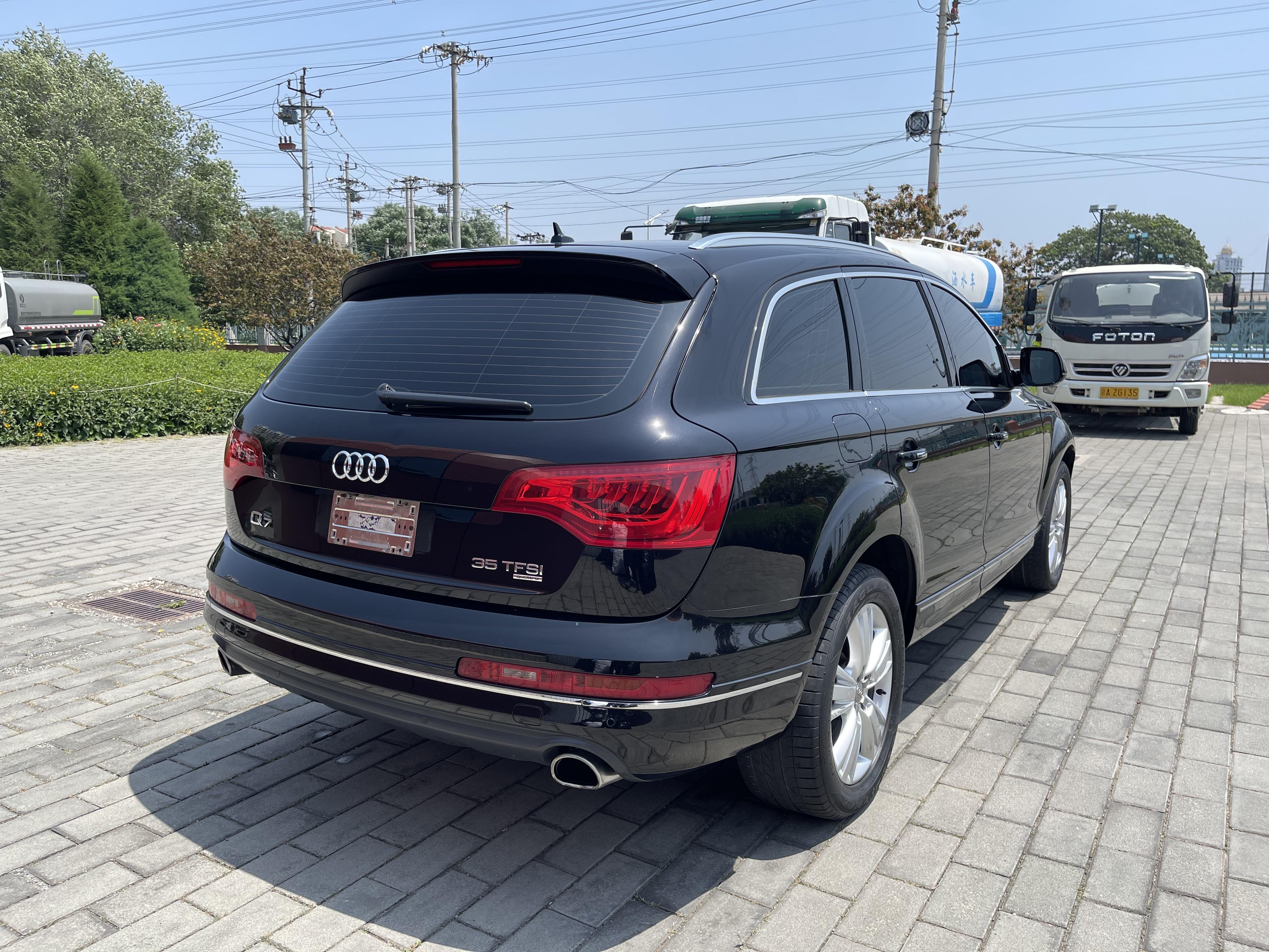 Audi Q7 2013 thumb 5