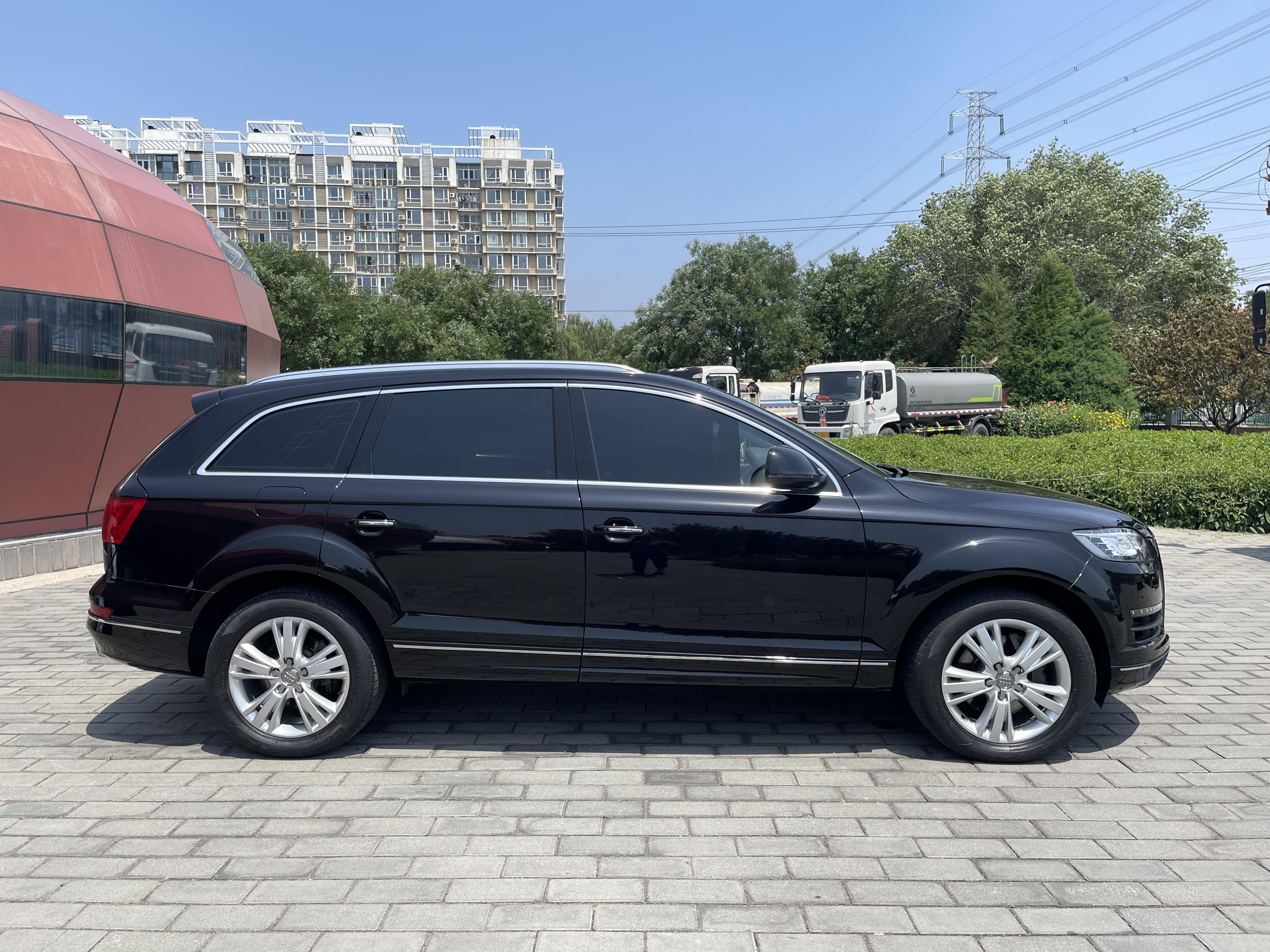 Audi Q7 2013 thumb 6