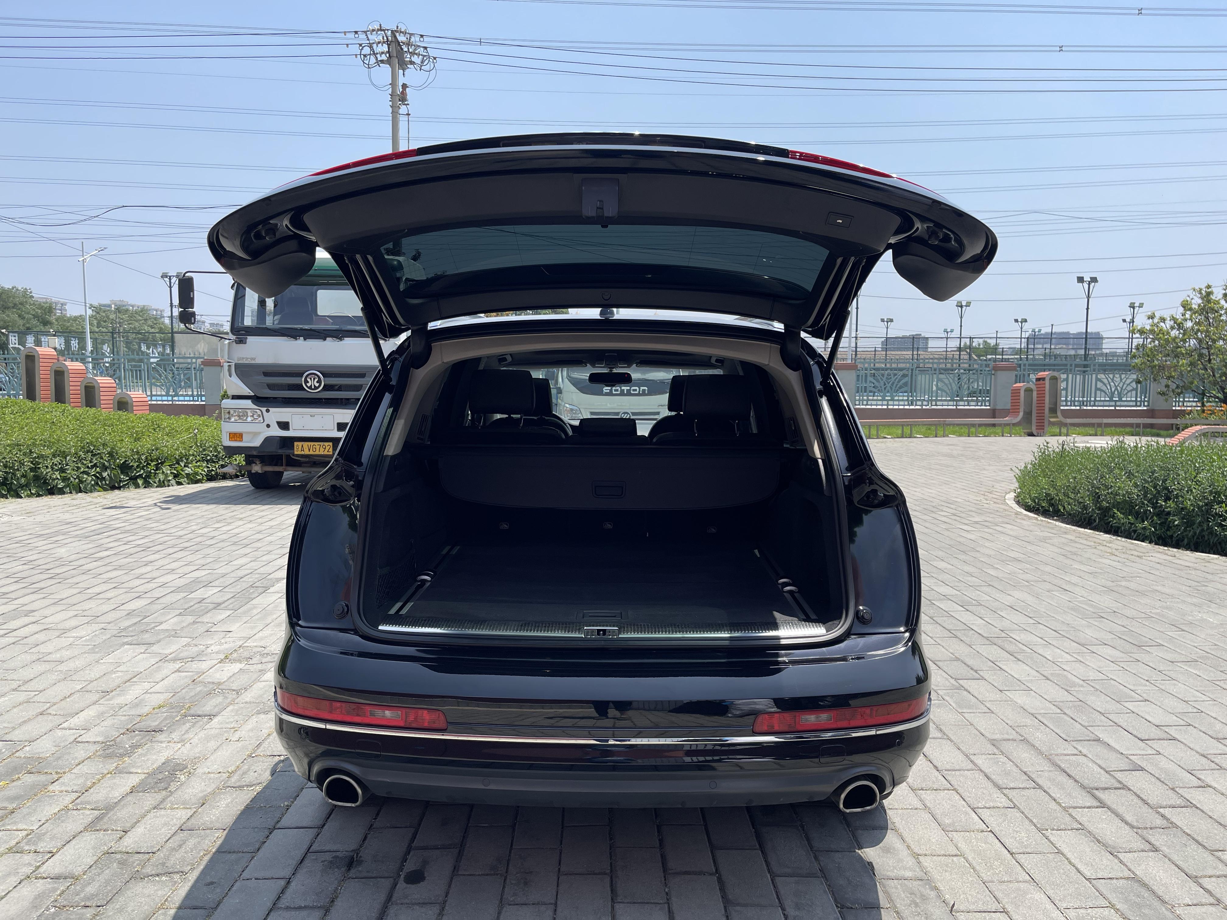 Audi Q7 2013 thumb 7