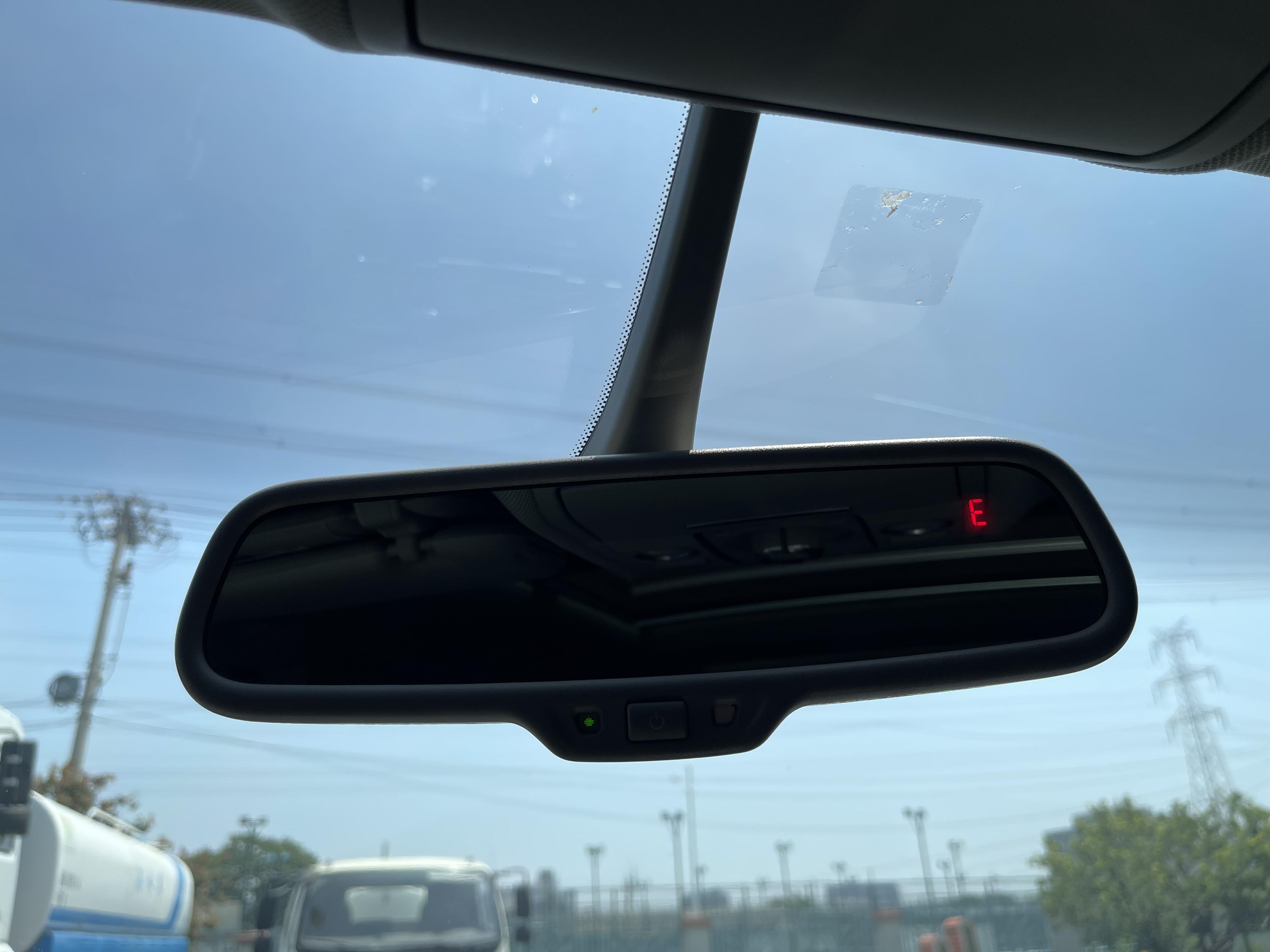 Audi Q7 2013 thumb 10