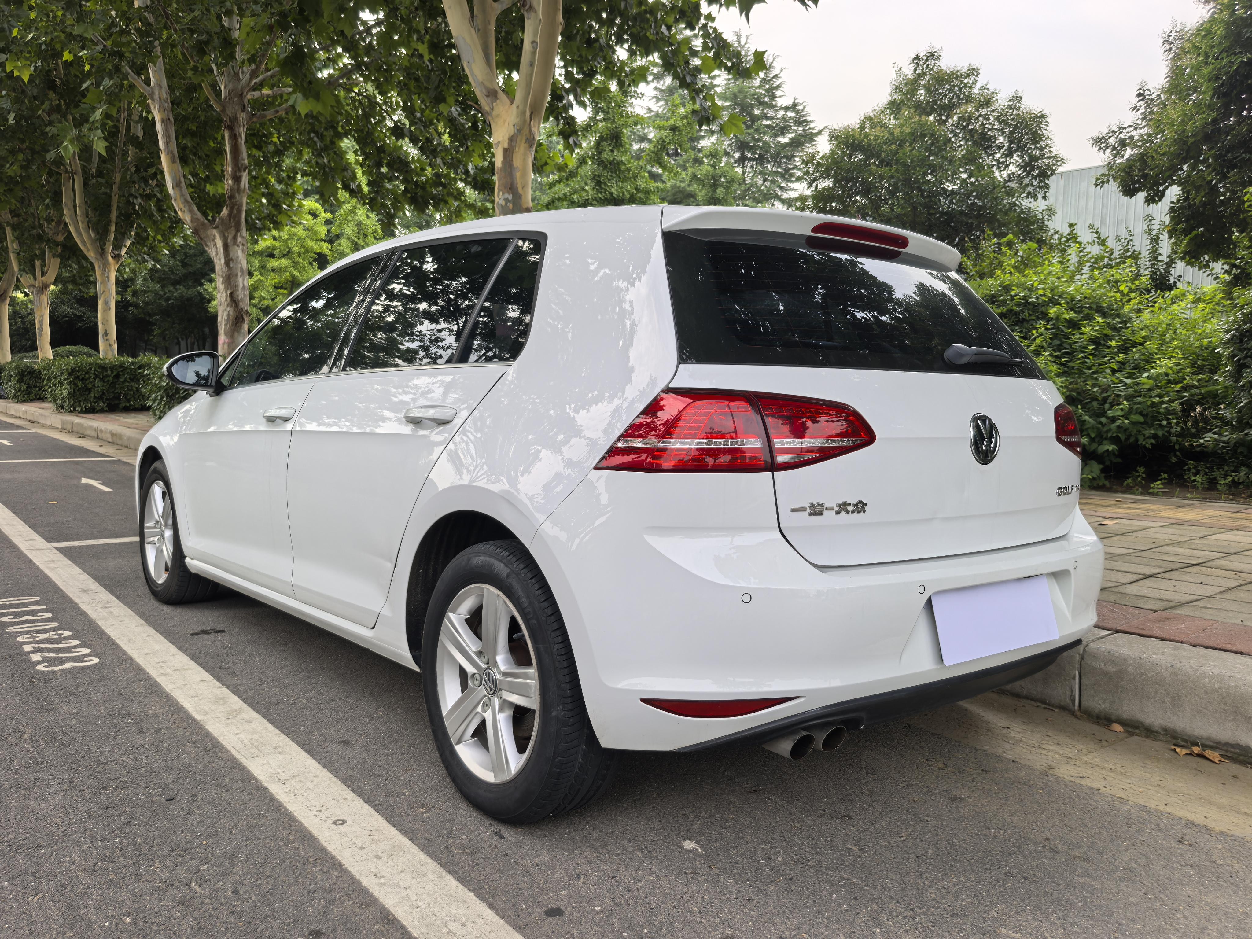 Volkswagen Golf Sportsvan 2015 thumb 2