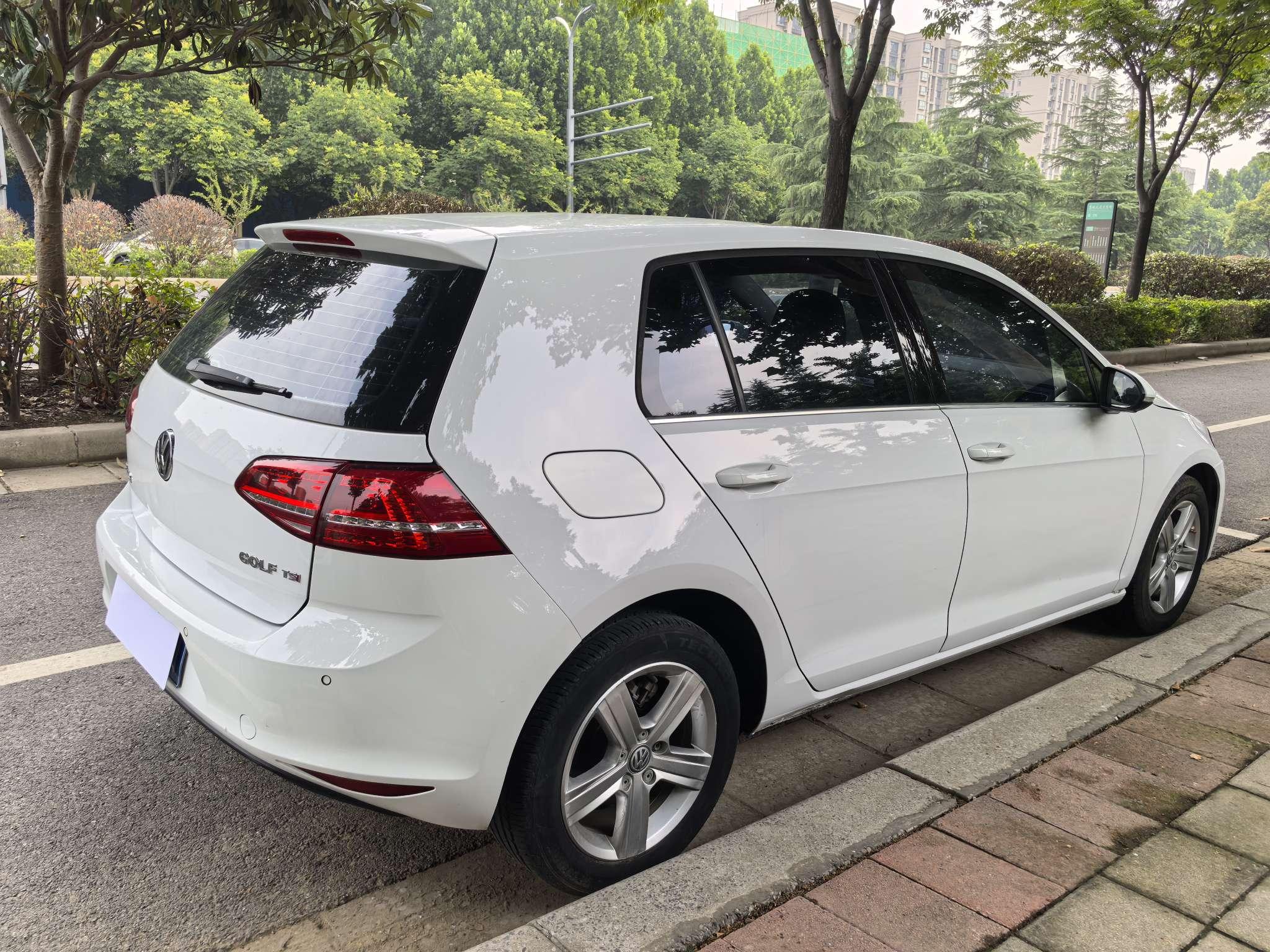 Volkswagen Golf Sportsvan 2015 thumb 4
