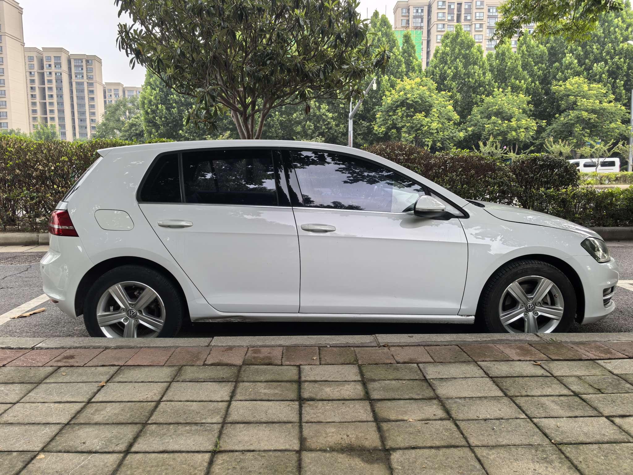 Volkswagen Golf Sportsvan 2015 thumb 5