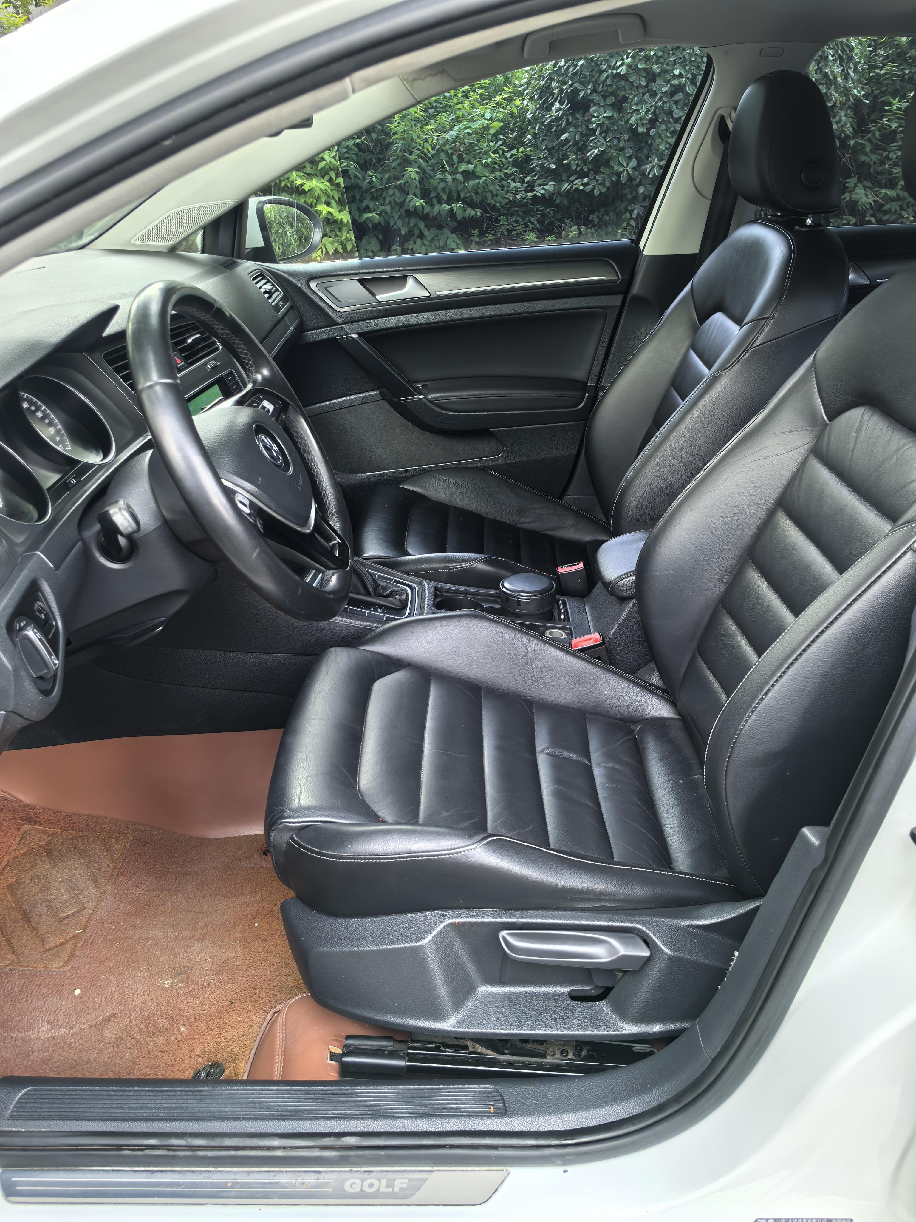 Volkswagen Golf Sportsvan 2015 thumb 6