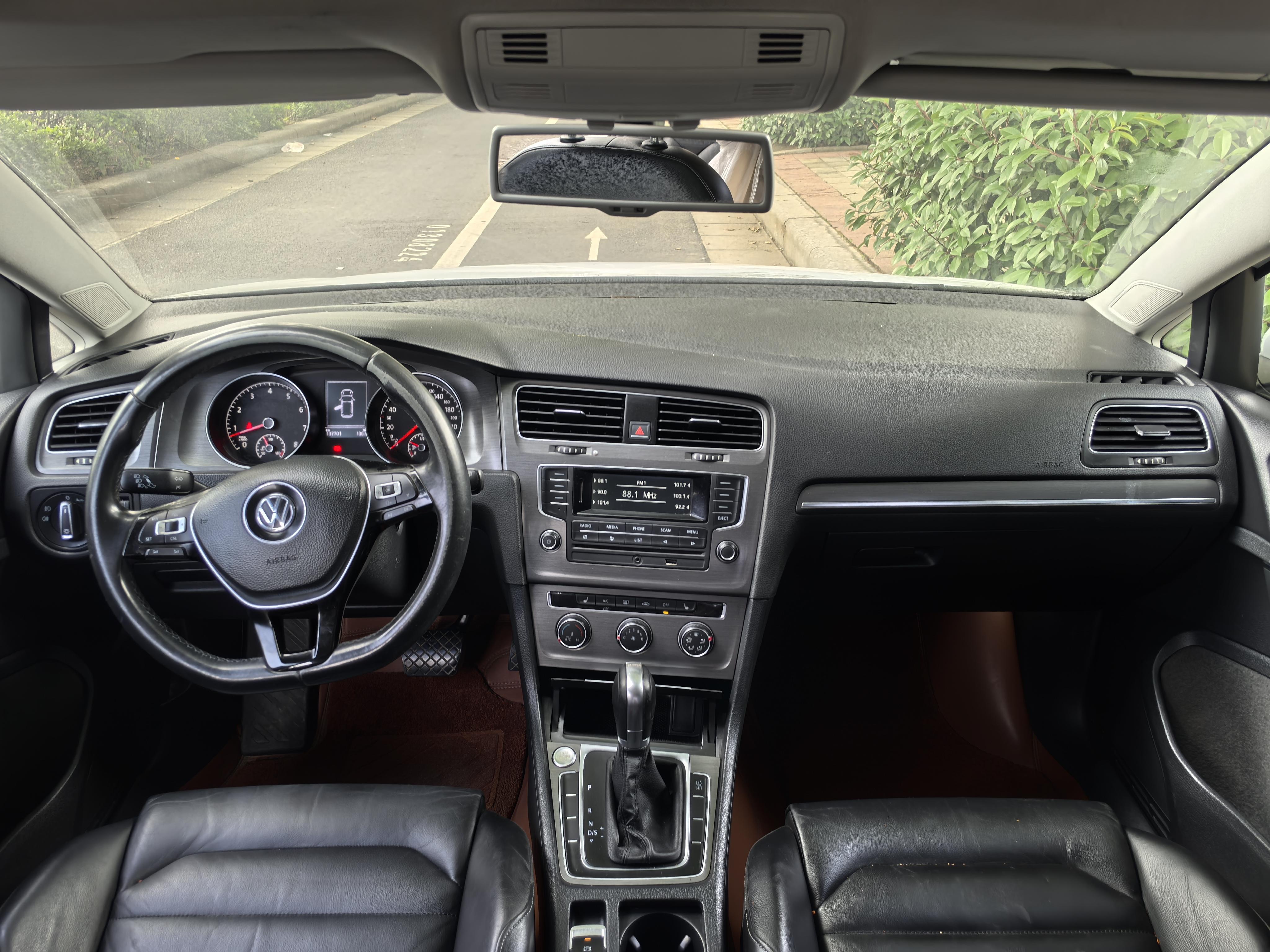 Volkswagen Golf Sportsvan 2015 thumb 7