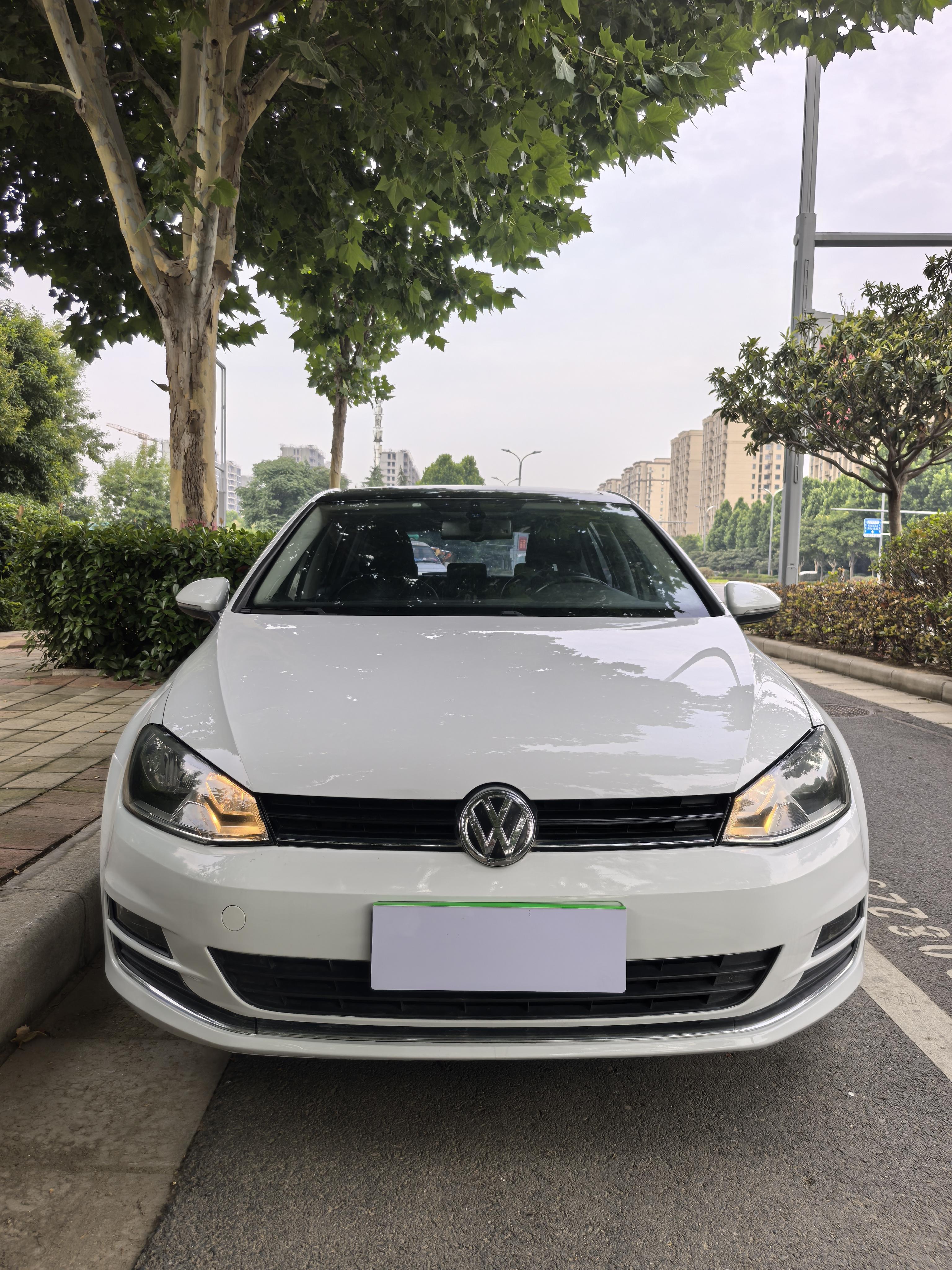 Volkswagen Golf Sportsvan 2015 thumb 10
