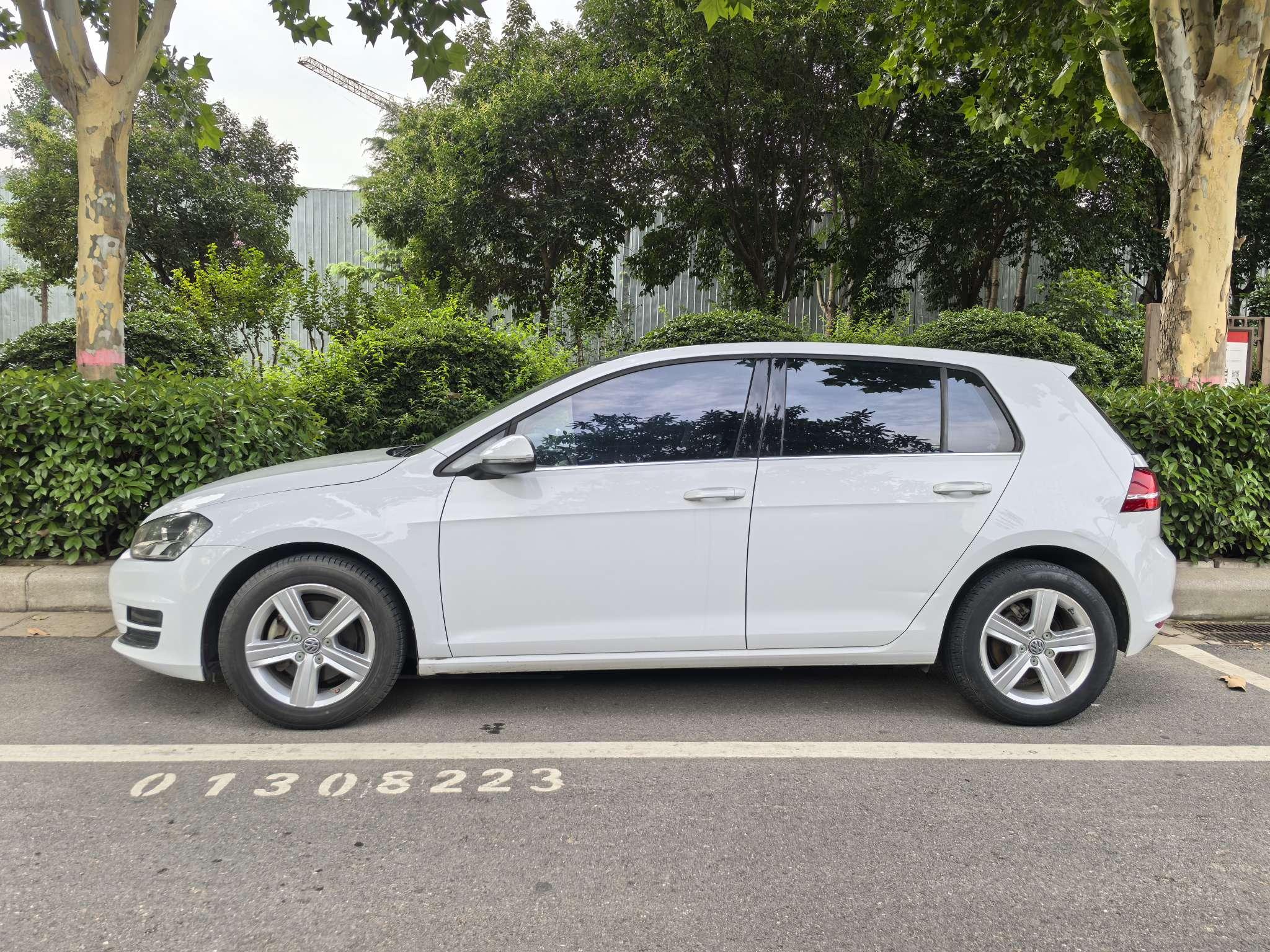 Volkswagen Golf Sportsvan 2015 thumb 11
