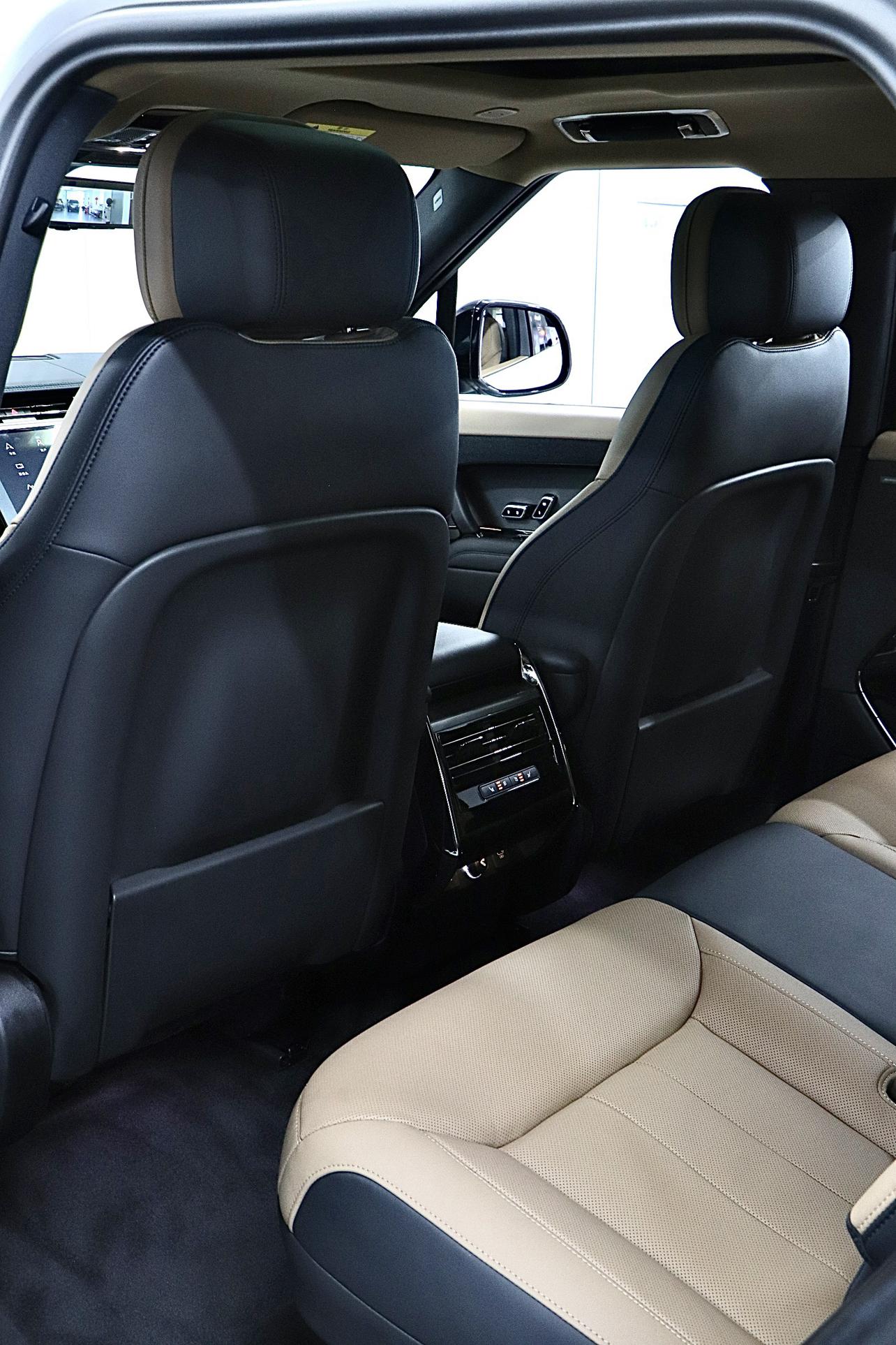 Land Rover Range Rover Sport 2023 thumb 12