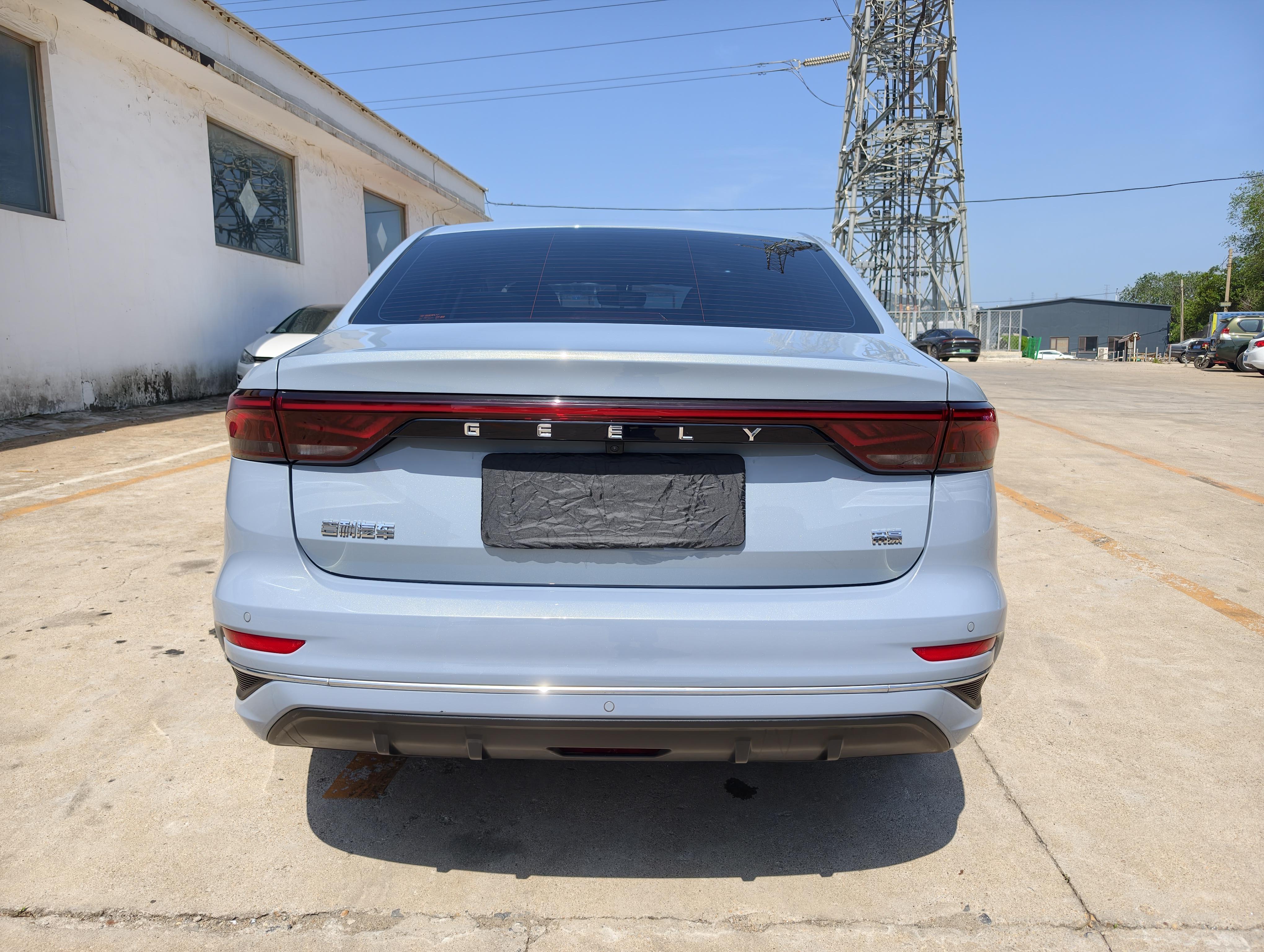 Geely Emgrand 2023 thumb 3