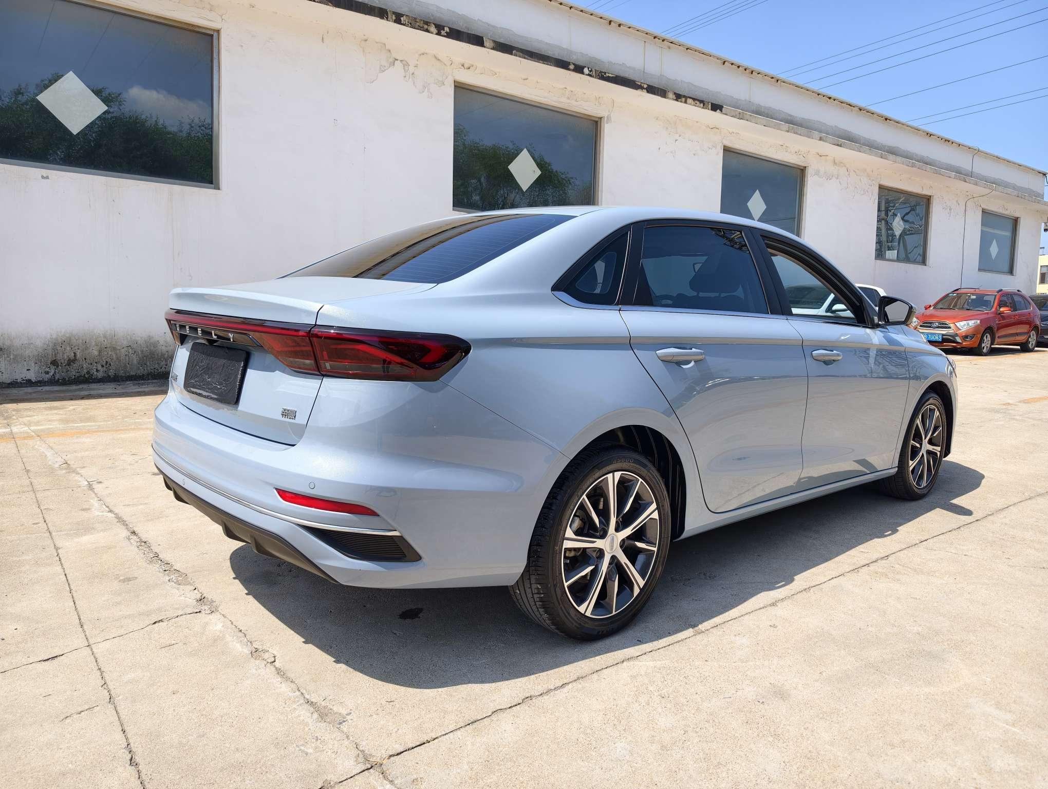 Geely Emgrand 2023 thumb 4