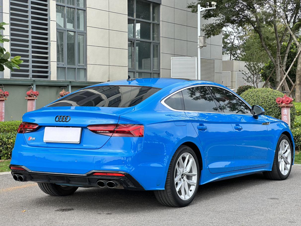 Audi A5 2022 thumb 4