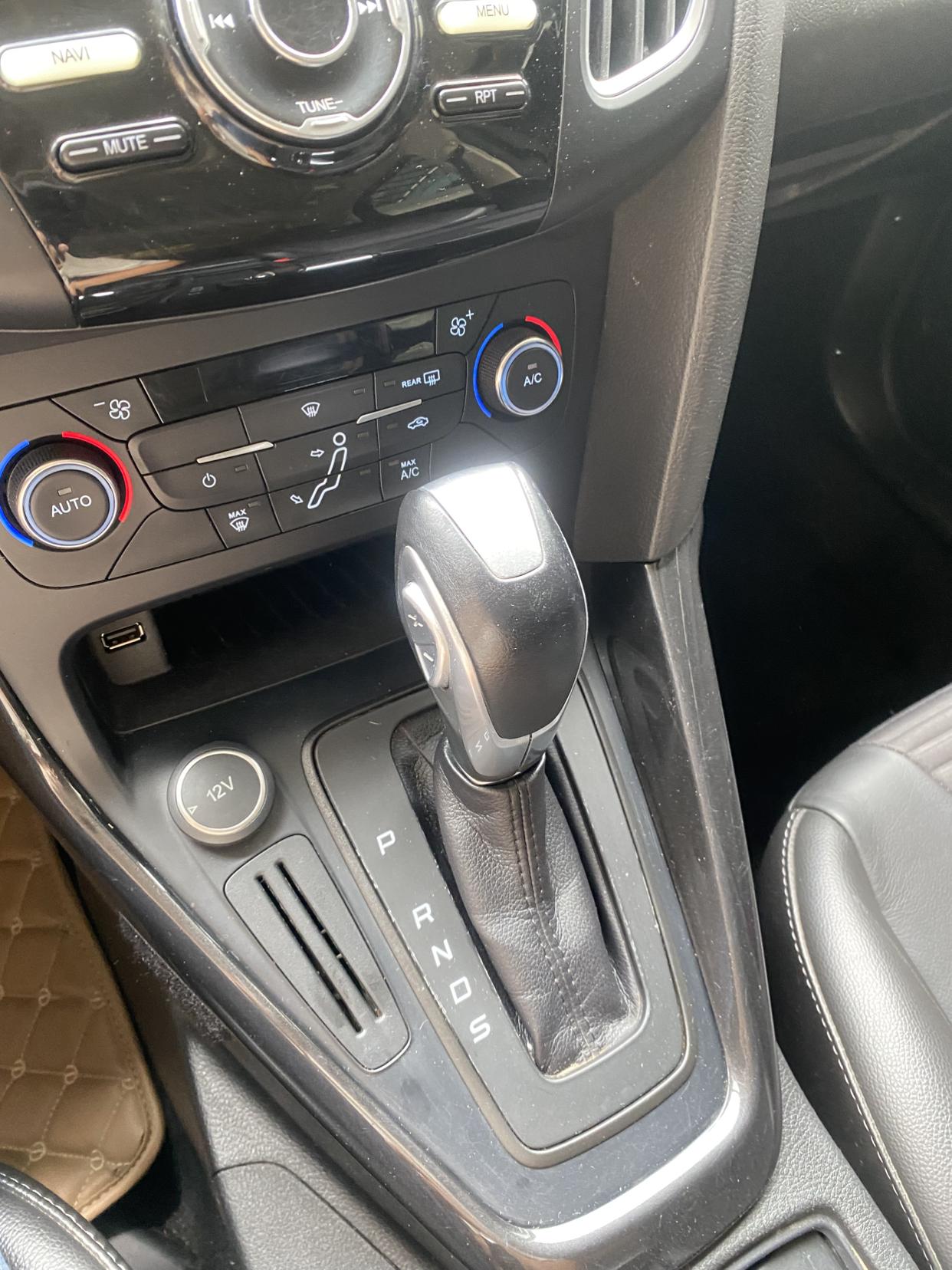 Ford Focus ST 2017 thumb 9