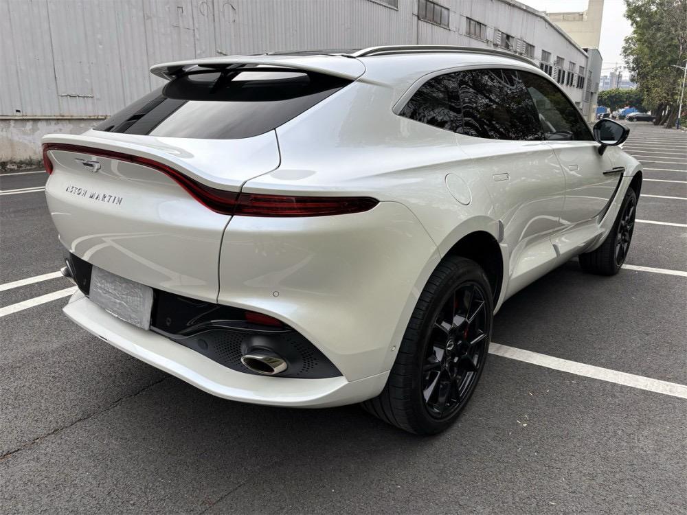 Aston Martin DBX 2020 thumb 4