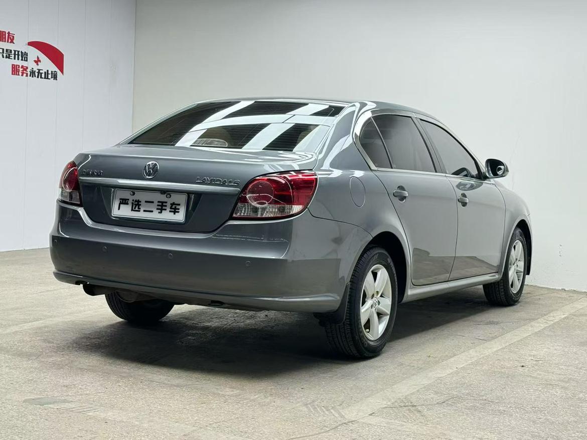 Volkswagen Lavida XR 2013 thumb 4