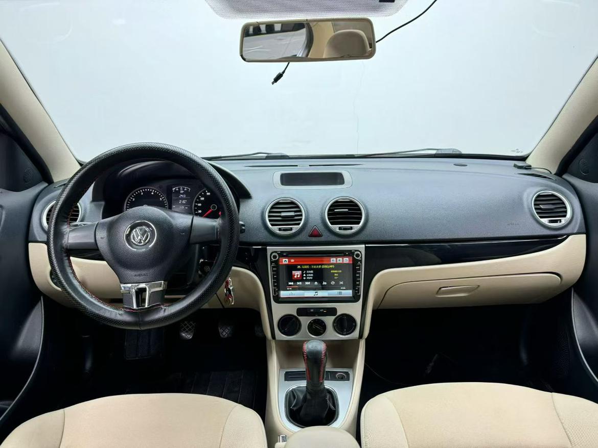 Volkswagen Lavida XR 2013 thumb 5