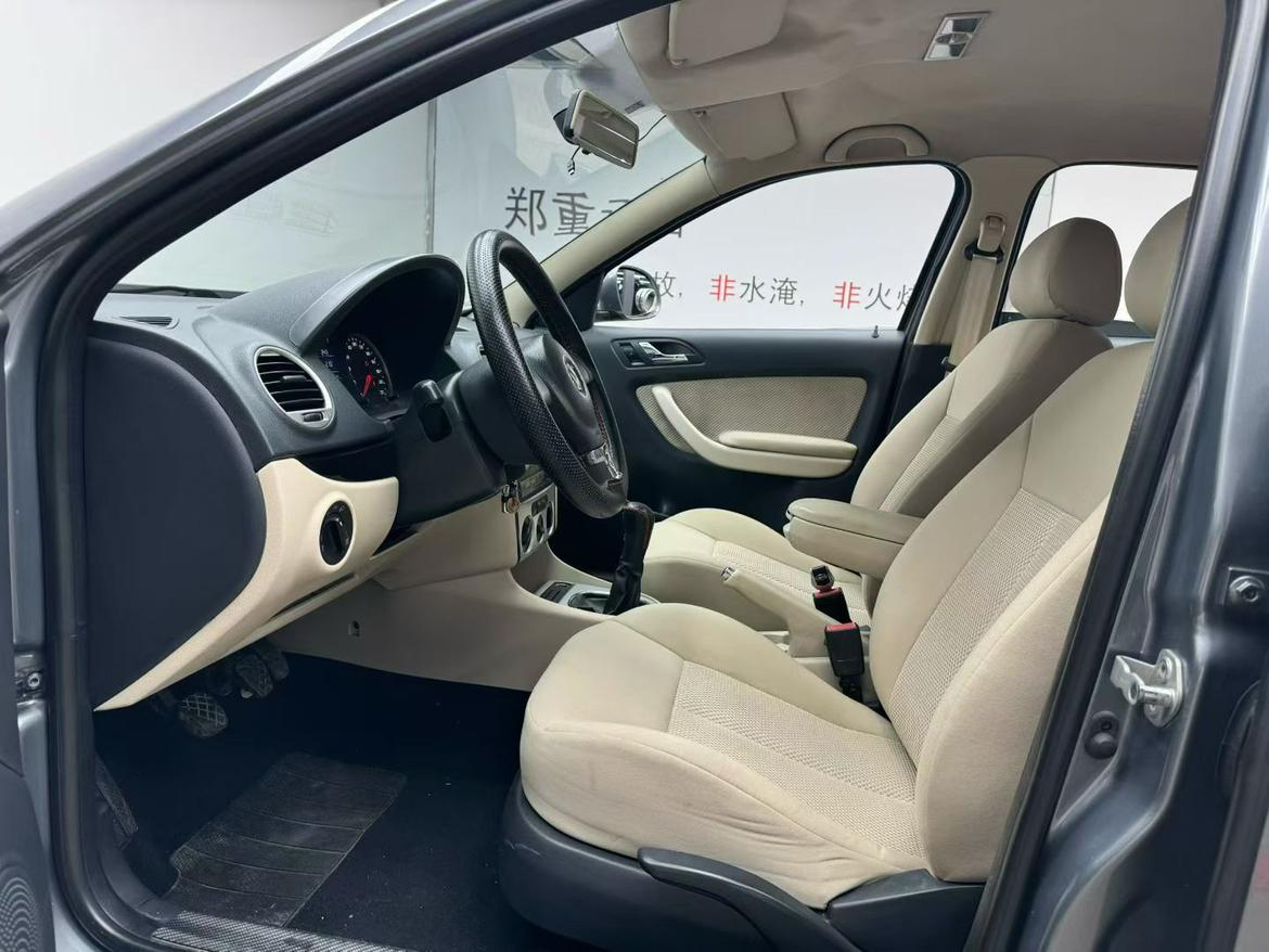 Volkswagen Lavida XR 2013 thumb 6