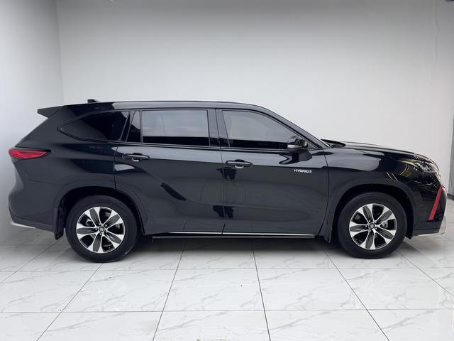 Toyota Crown 2021 thumb 6