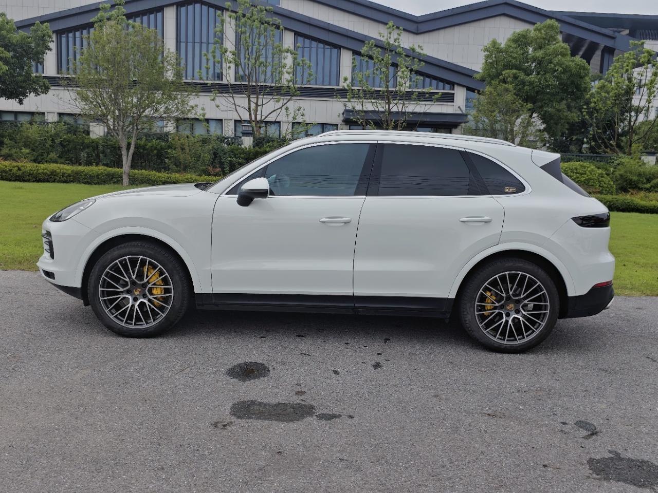 Porsche Cayenne 2019 thumb 2