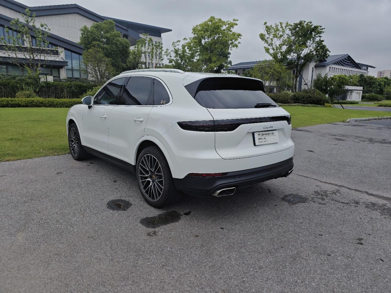Porsche Cayenne 2019 thumb 3