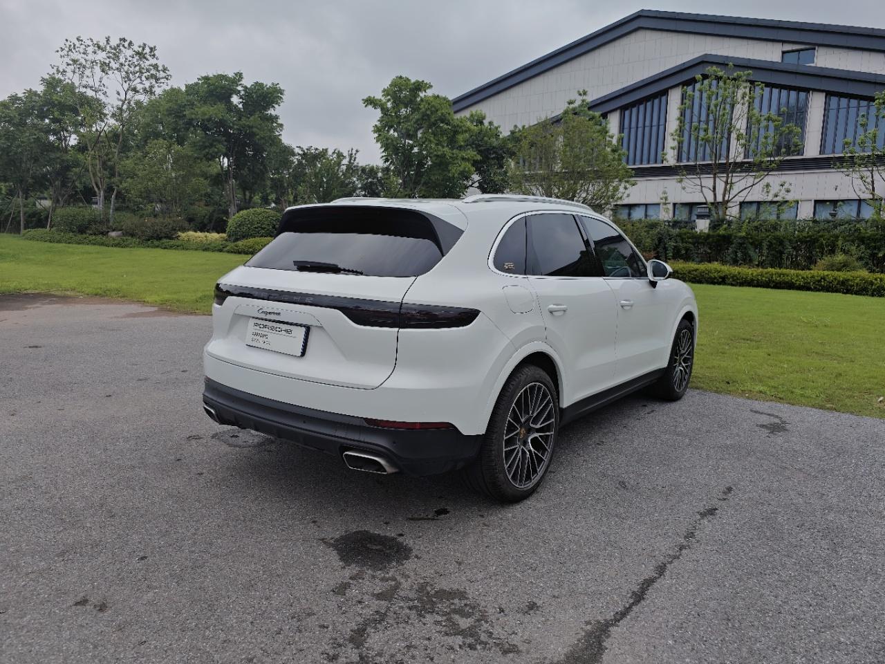 Porsche Cayenne 2019 thumb 5