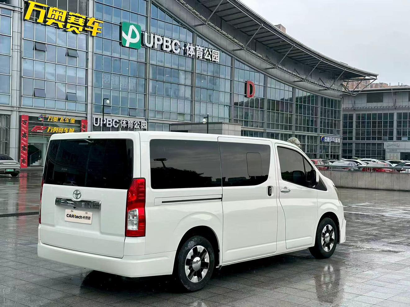 Toyota HiAce 2024 thumb 5