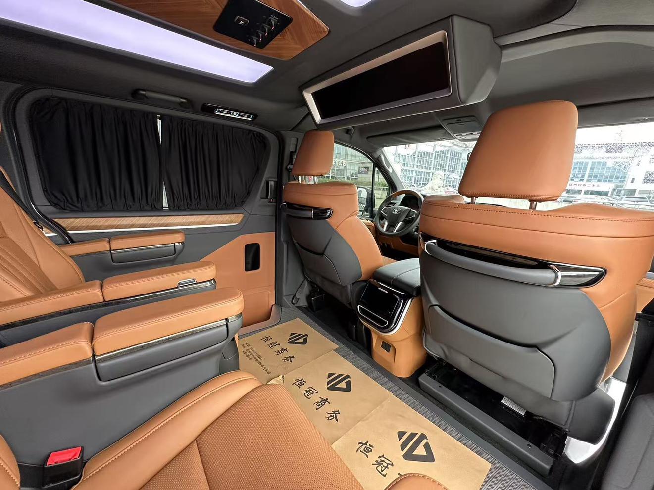 Toyota HiAce 2024 thumb 6