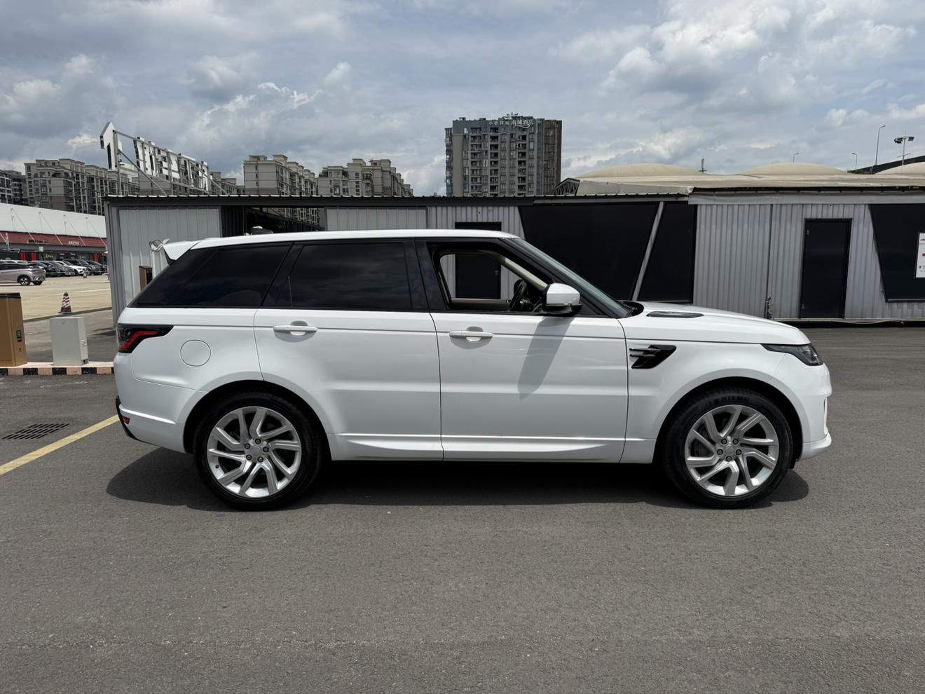 Land Rover Range Rover Sport 2018 thumb 5