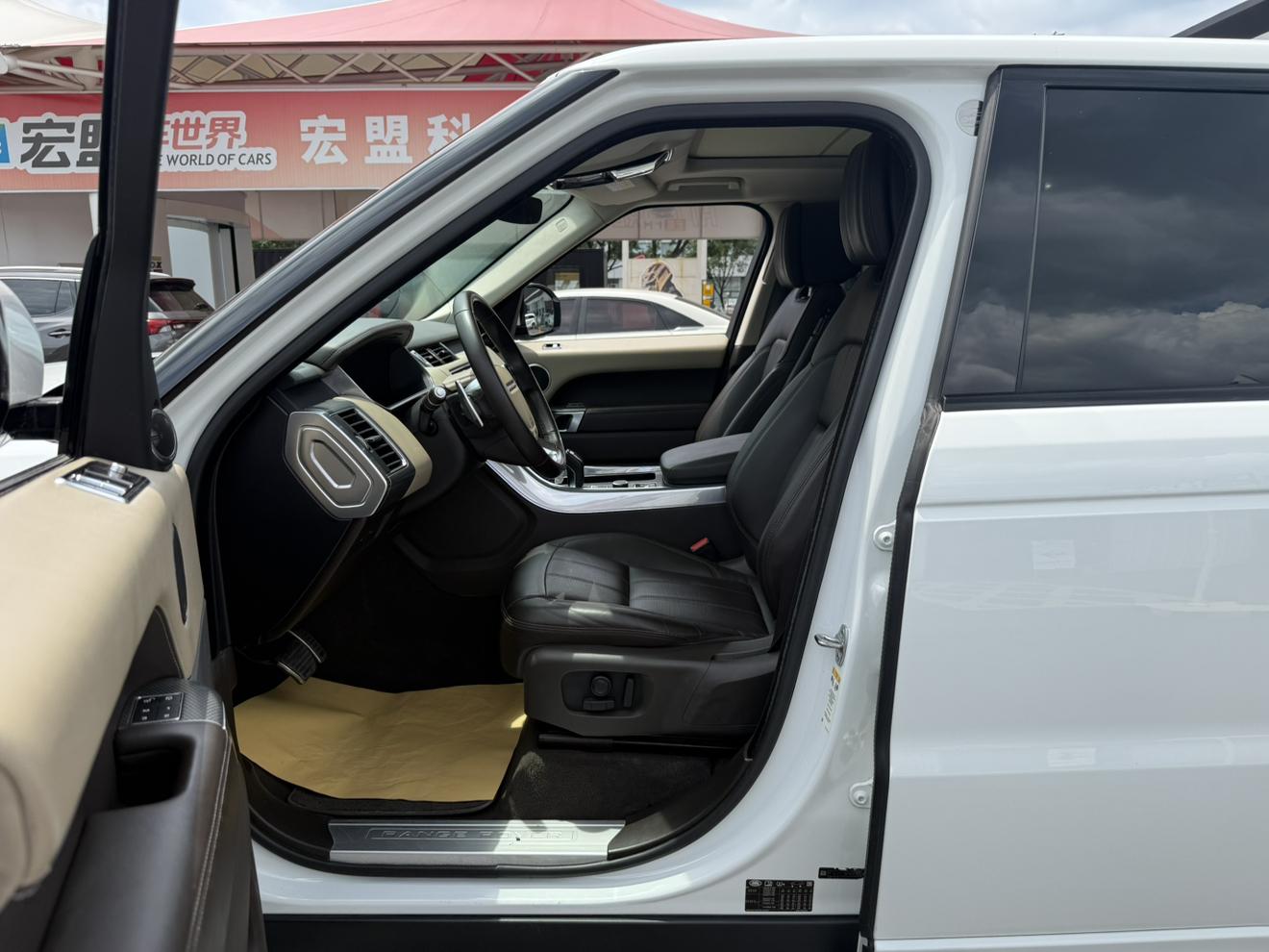Land Rover Range Rover Sport 2018 thumb 8