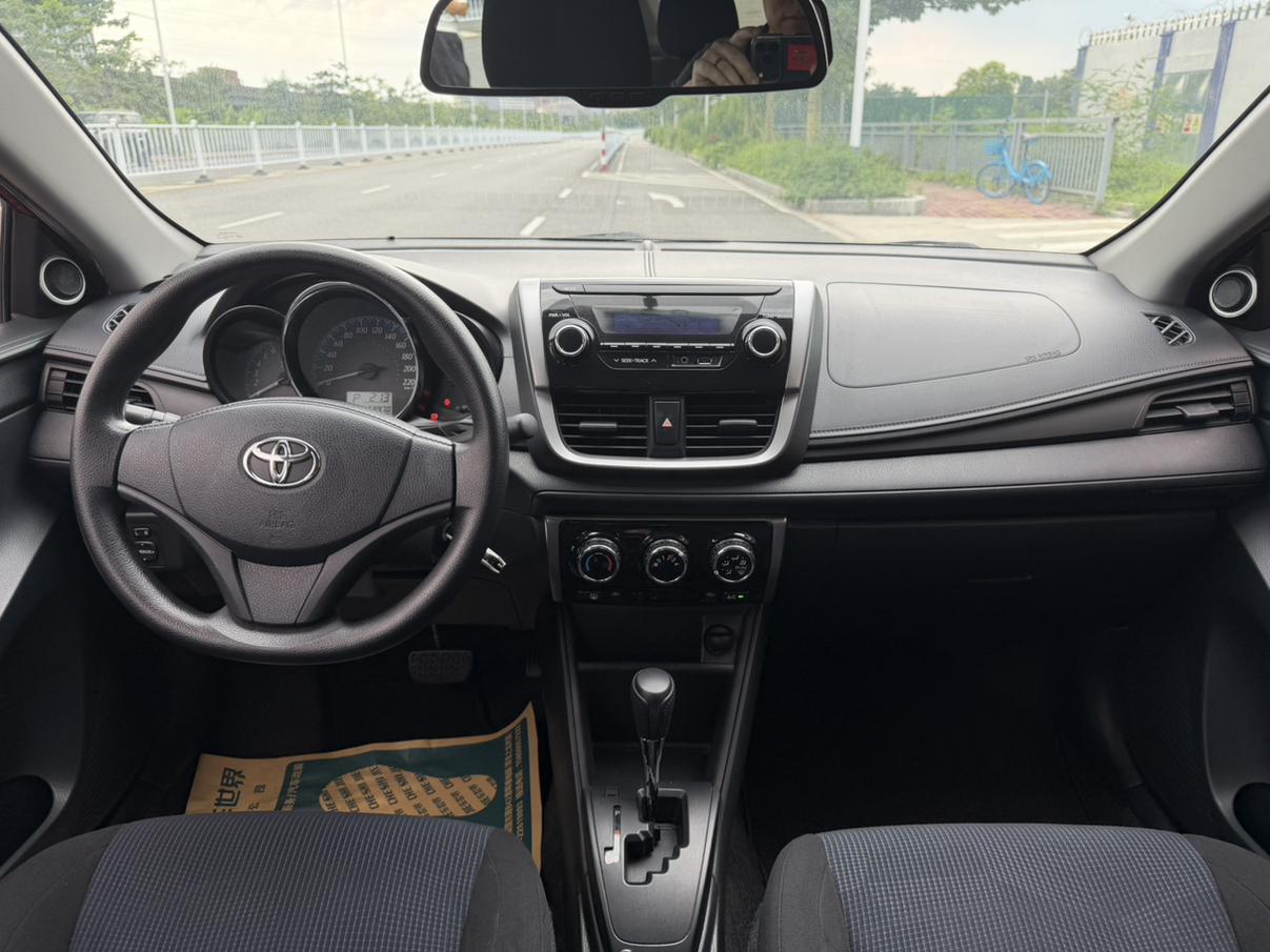 Toyota Yaris 2017 thumb 5