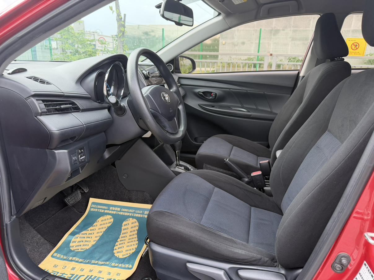 Toyota Yaris 2017 thumb 6