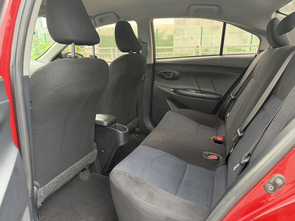 Toyota Yaris 2017 thumb 7